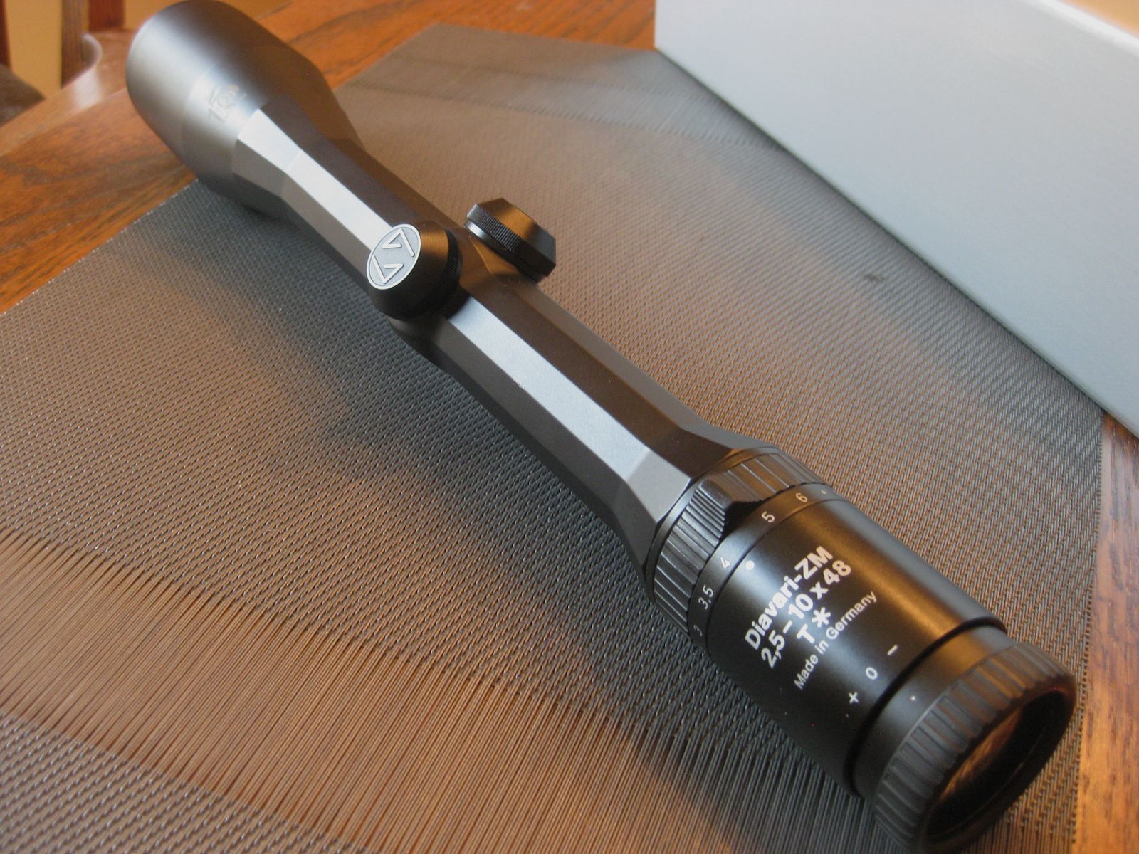 RARITÄT = ZEISS  OCTAGON  2,5 - 10  x 48  ZM  mit Innenschiene und Absehen-4 !! Ein MUSS für Waffen mit Achtkantläufen !! Für Blaser-Sauer-Merkel-Ferlacher-Prinz-Swarovski-LEICA usw. !