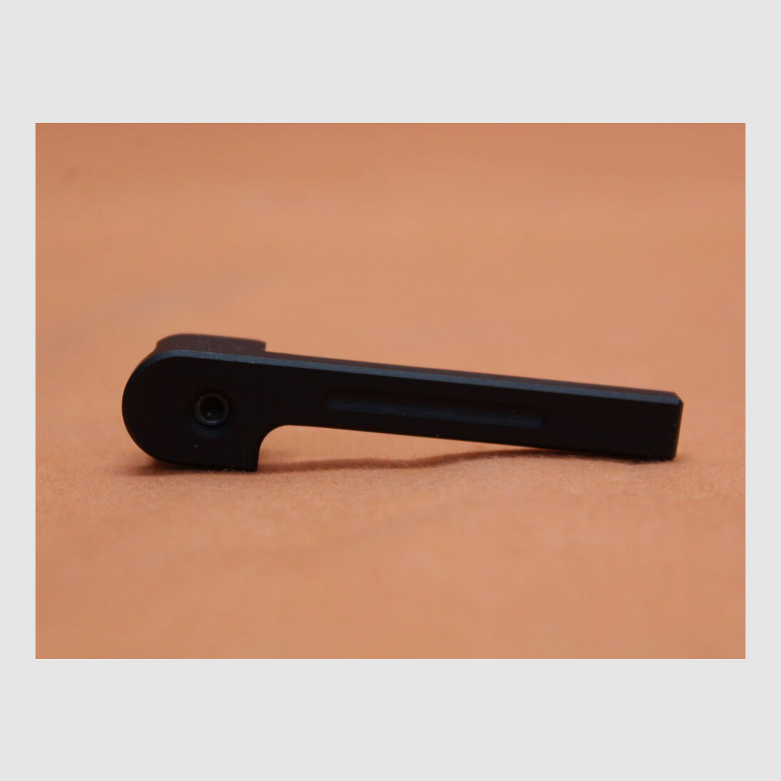 DPMS AR-15: Bolt Catch Extended Matte Model 1 Verlängerungshebel f. Verschlussfang
