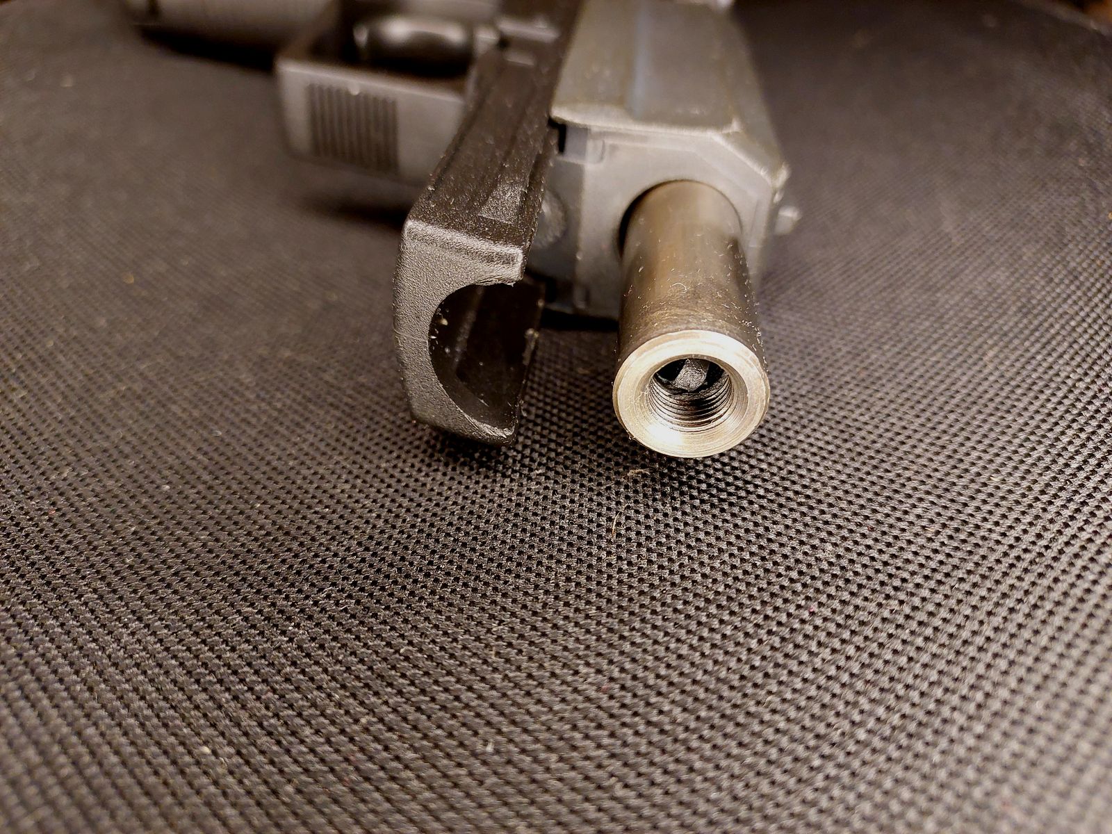 Röhm RG96 Schreckschuss Pistole brüniert (PTB 699) RG 96 mit 3 Magazinen