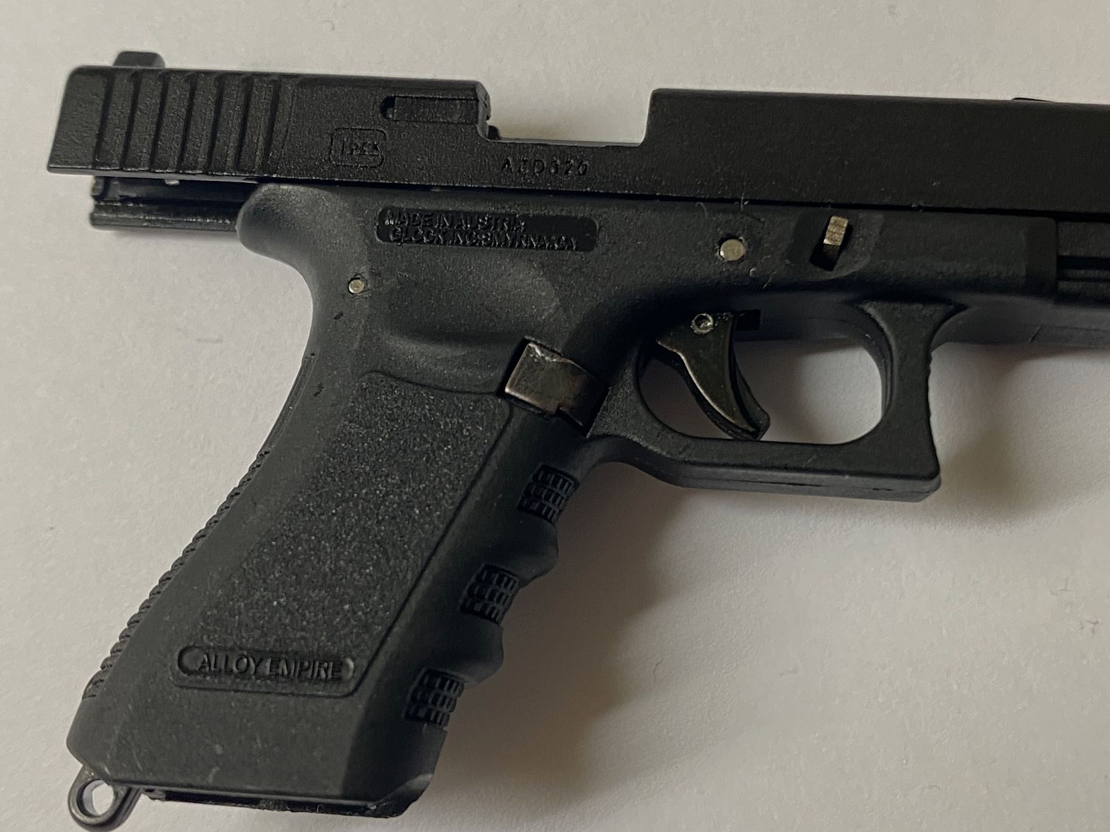 Glock 17 1:3 Mini Schlüsselanhänger mit Box