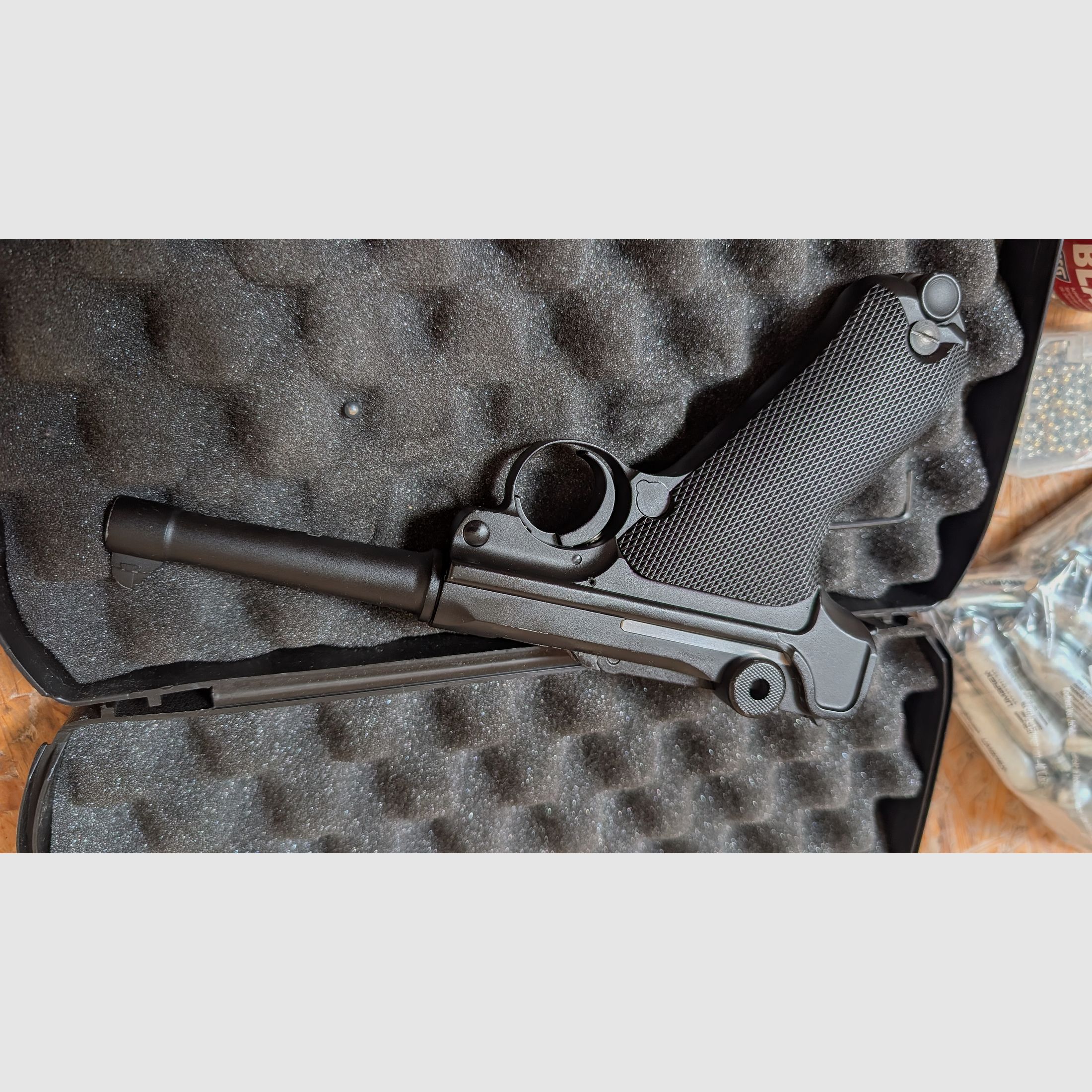 Umarex P08 with BB 4.5mm CO2