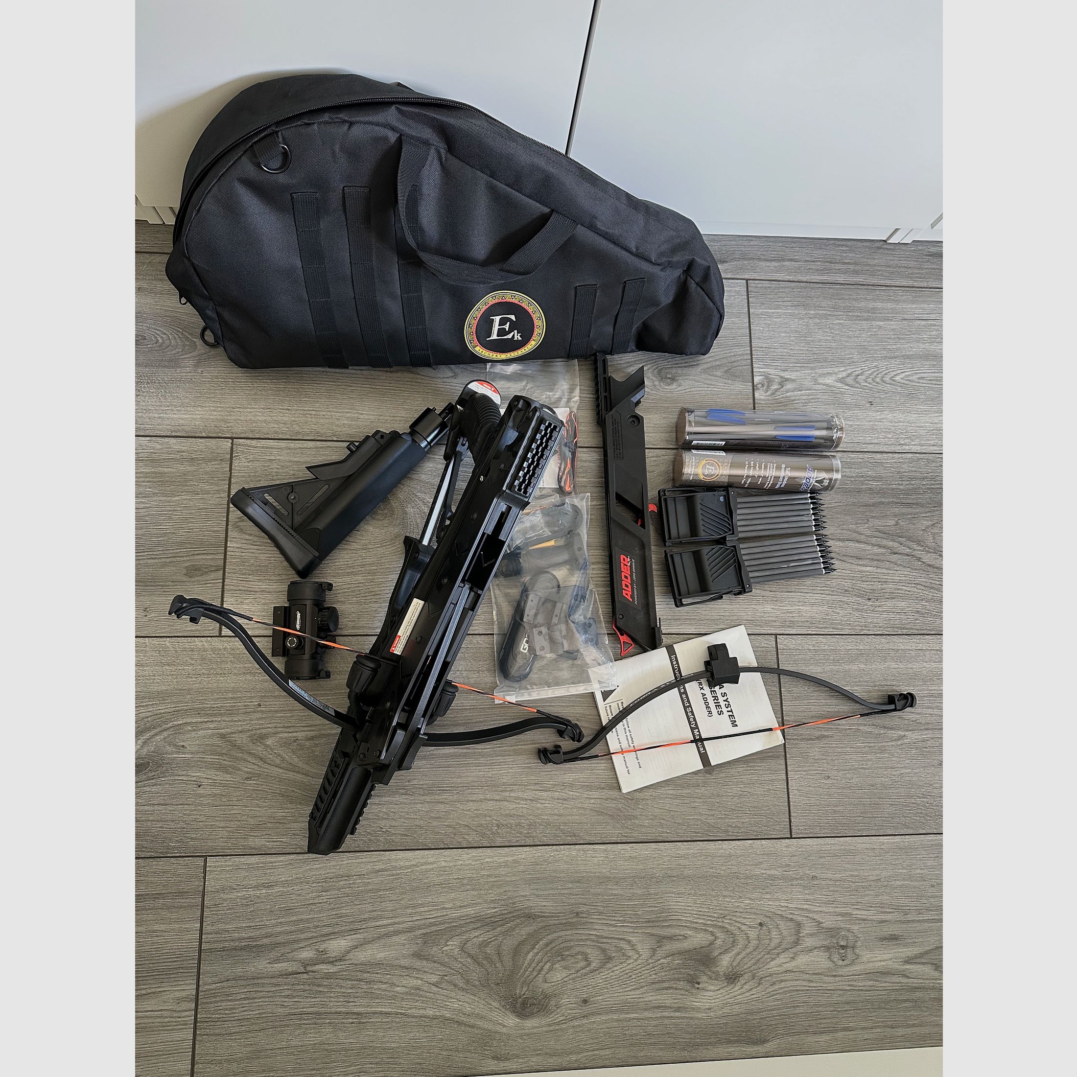 EK Archery Armbrust Adder mit viel Zubehör 