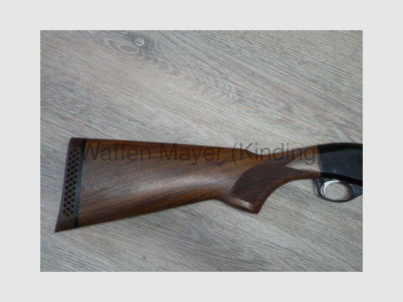 Fusil à chargement automatique SKB