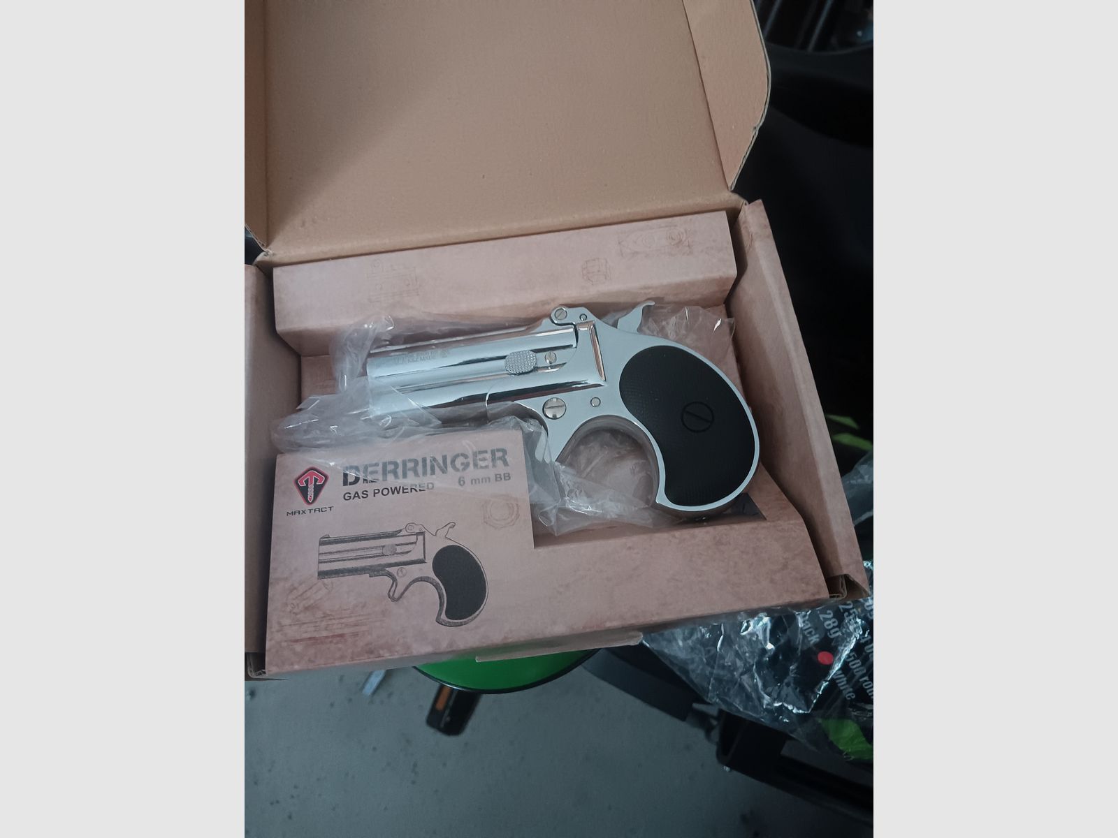 Derringer Co2 neuf et non utilisé