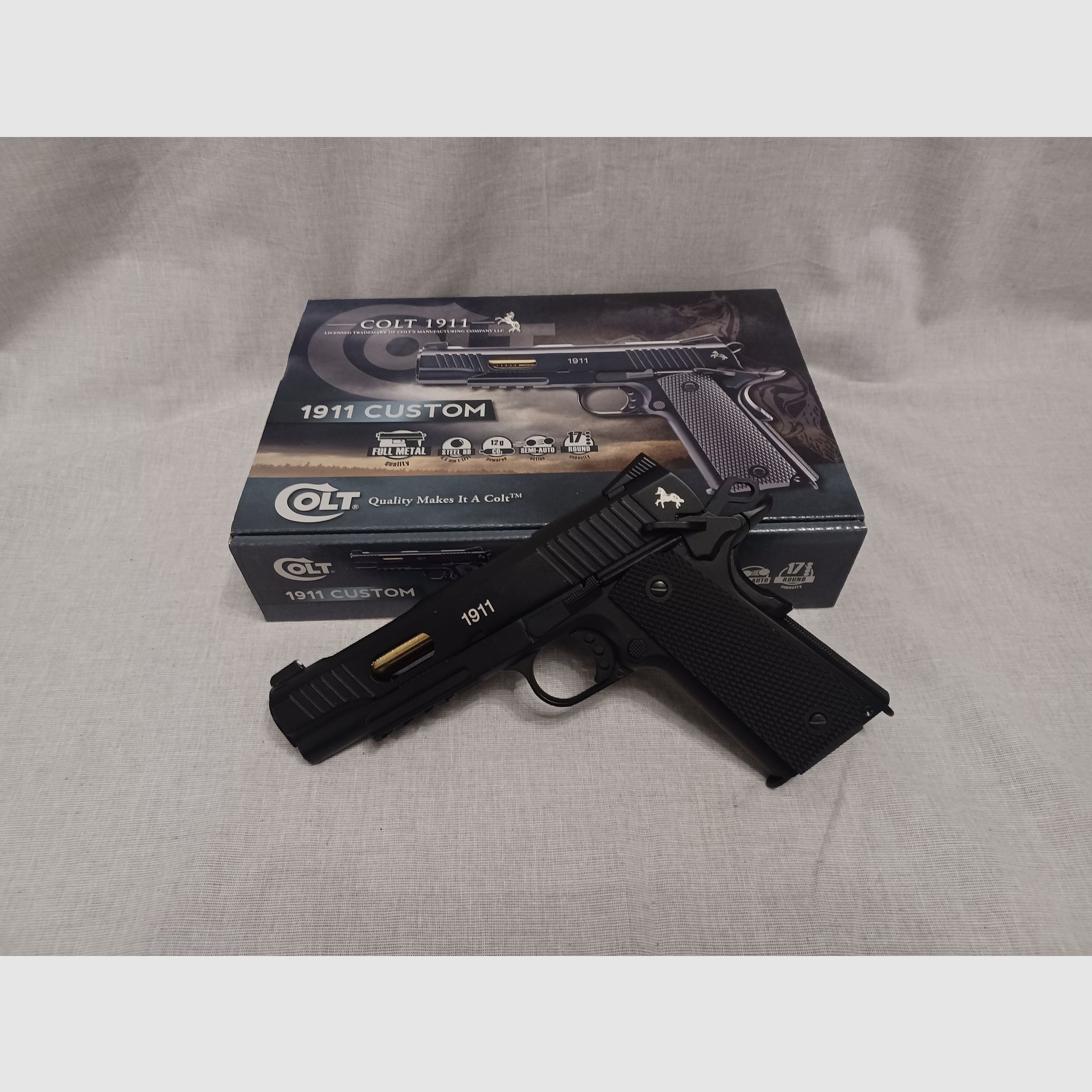 Colt Government 1911 Custom / 4,5 mm BB / BlowBack / CO2 / Pistole / OVP (49)