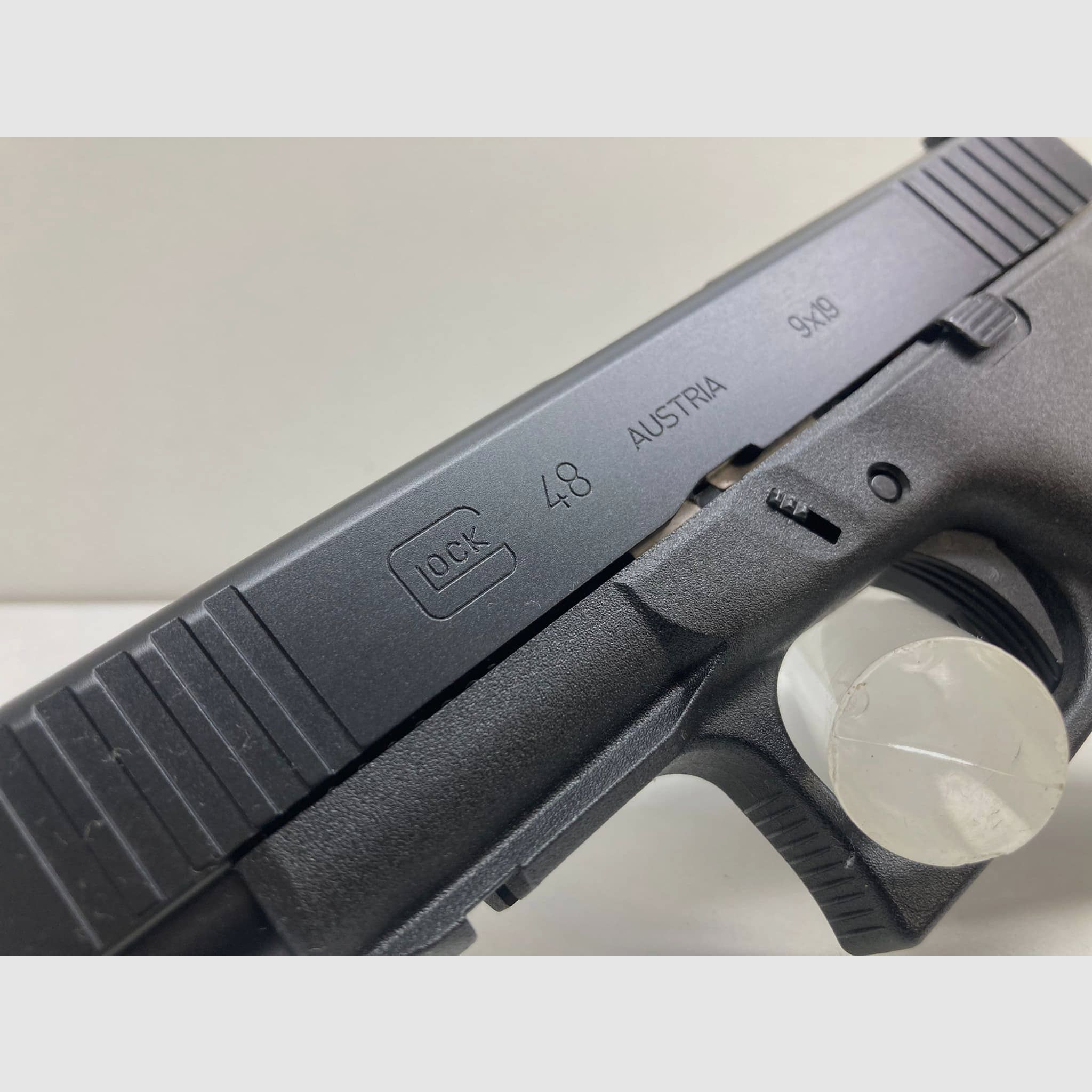 GLOCK 48