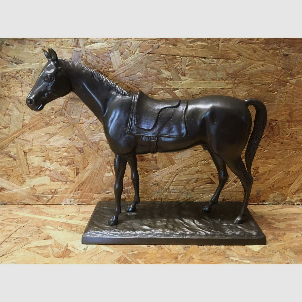 Statue en bronze Lovergreen motif cheval sellé
