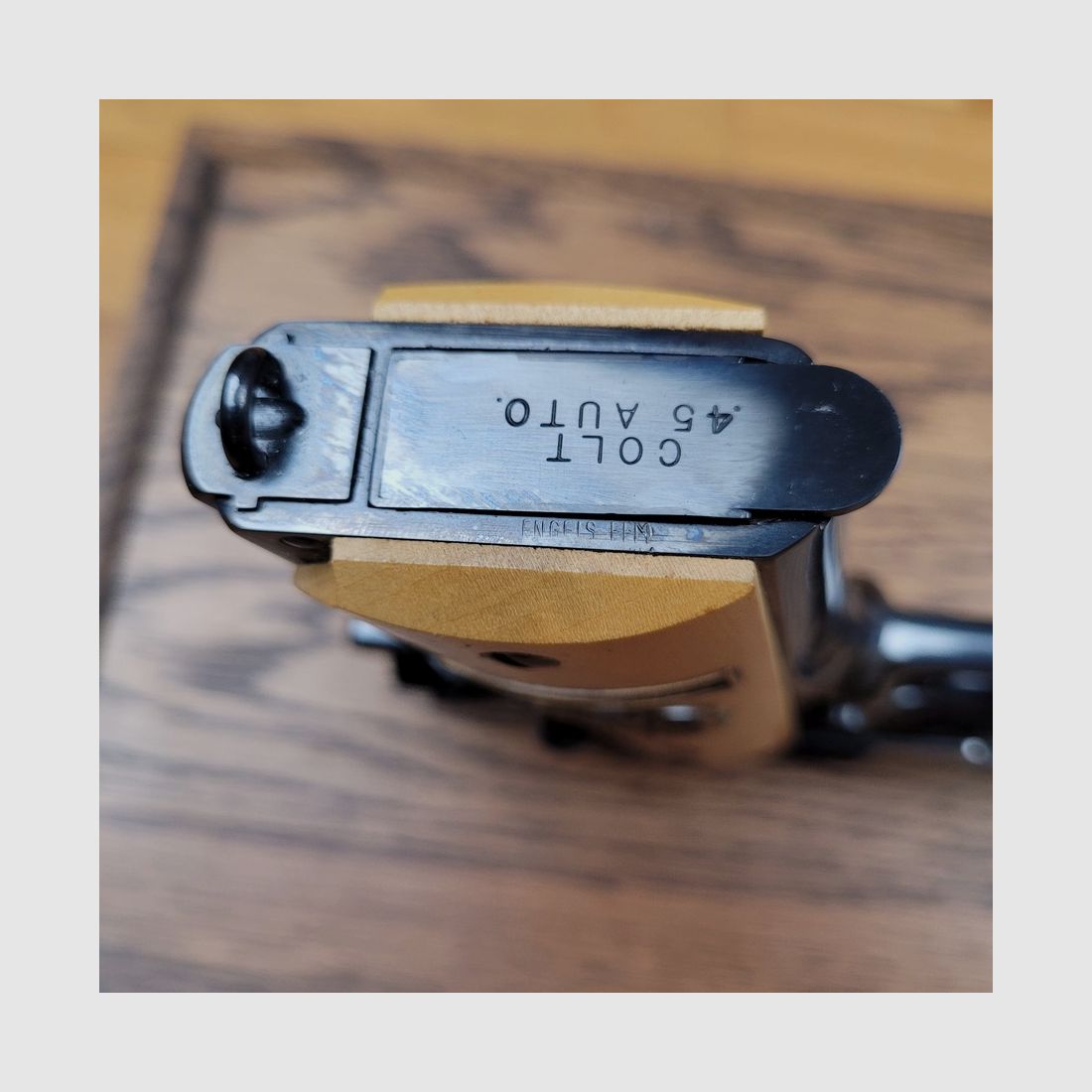UNIQUE ! Rarissime Colt 1911 (nicht 1911 A1) Gedenkstück zur Zweiten Schlacht an der Marne 1918 – Schöpfung von 1968 – Außergewöhnliche Qualität vor Serie 70 – Luxuriös graviert und brüniert und 100% funktionsfähig – Rarität in Europa – Neuwertiger Zustand!, Bild 12 von 28