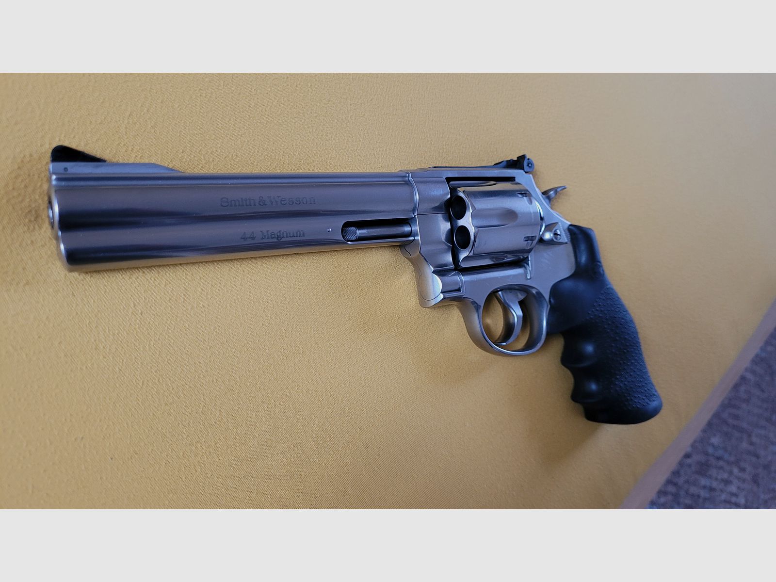 44 Magnum Smith & Wesson Revolver 629-5 Classic