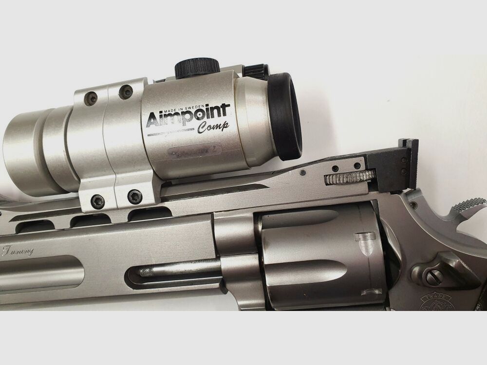 Smith & Wesson 686-3 Merkle Tuning, y compris Aim Point