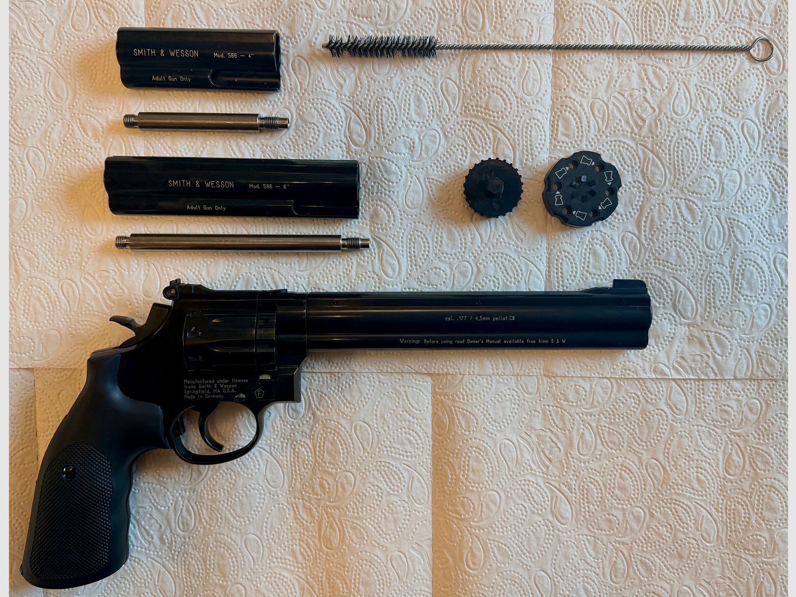 CO2-Revolver im Stil Smith & Wesson Mod. 586 inkl. Wechselläufe