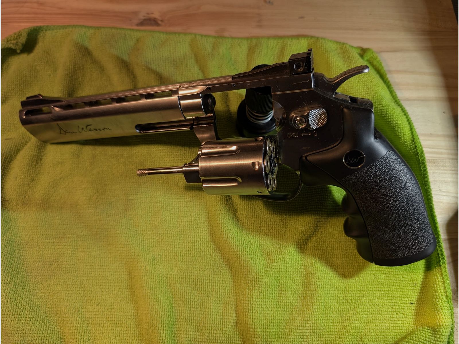 Revolver CO2 ASG Dan Wesson de 6 pulgadas 4,5 mm BB