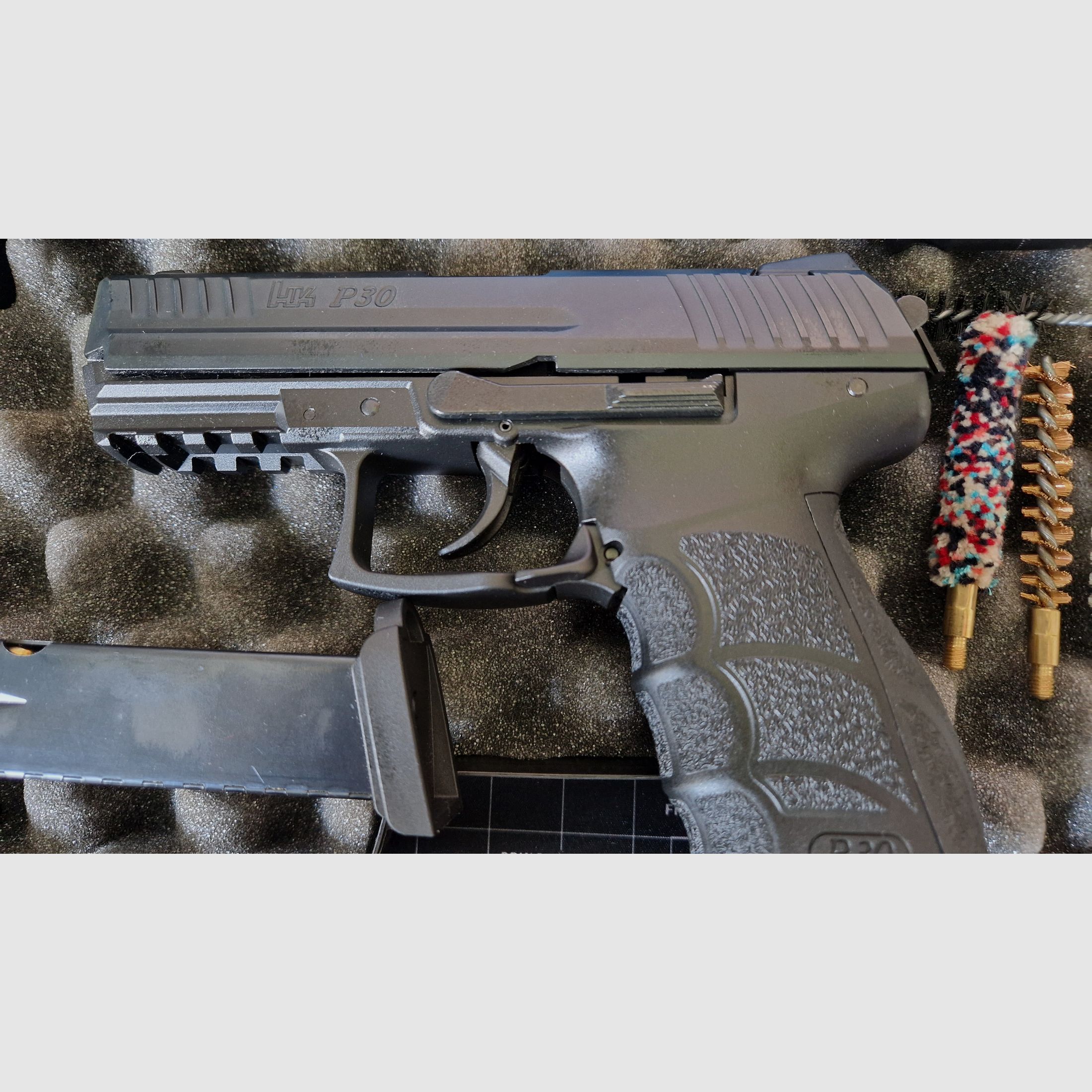 Heckler & Koch P30 Schreckschuss-Pistole 9 mm P.A.K. brüniert im Koffer