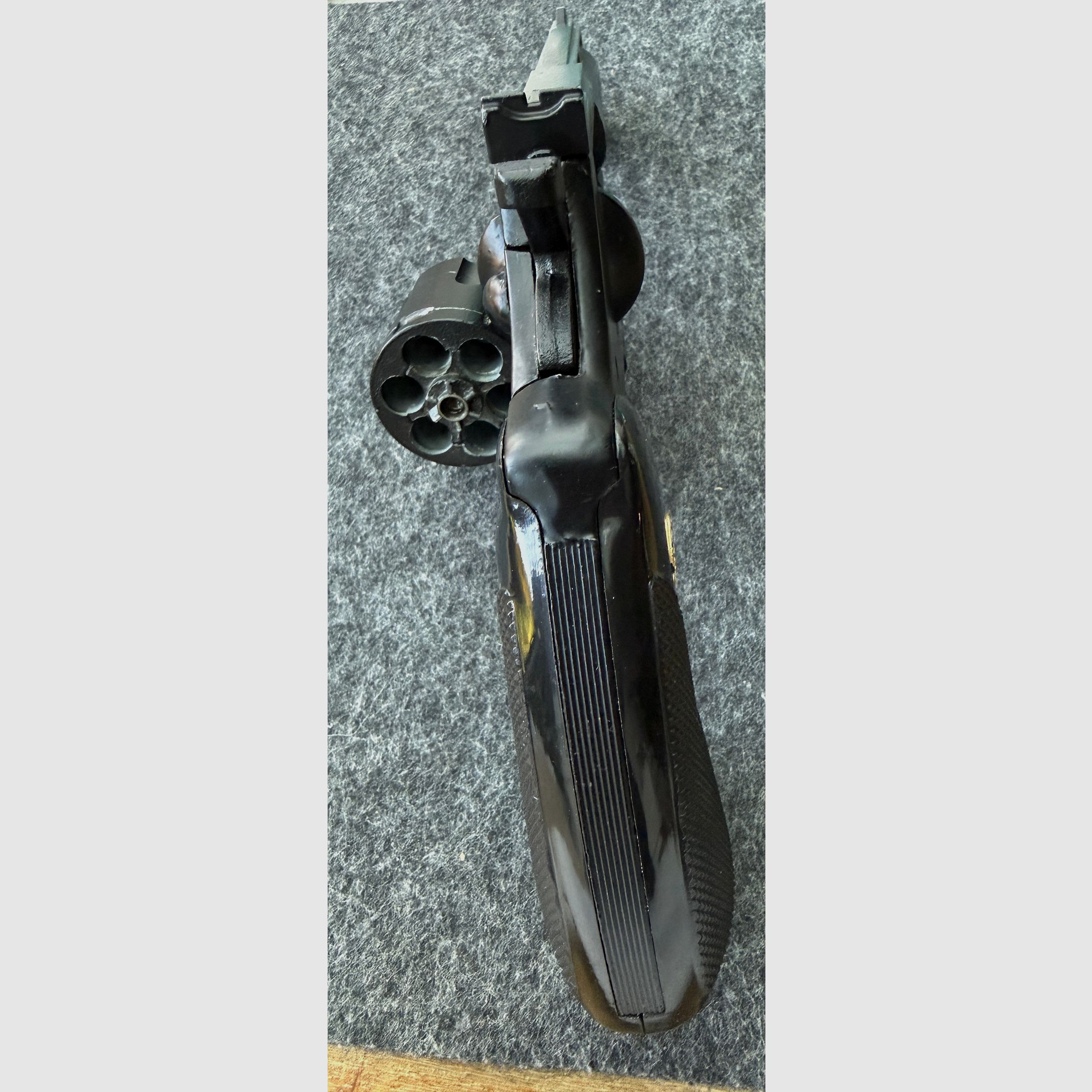 UMAREX Modell Python. Kaliber 9 mm Rand Knall (.380 Knall). Schwarz