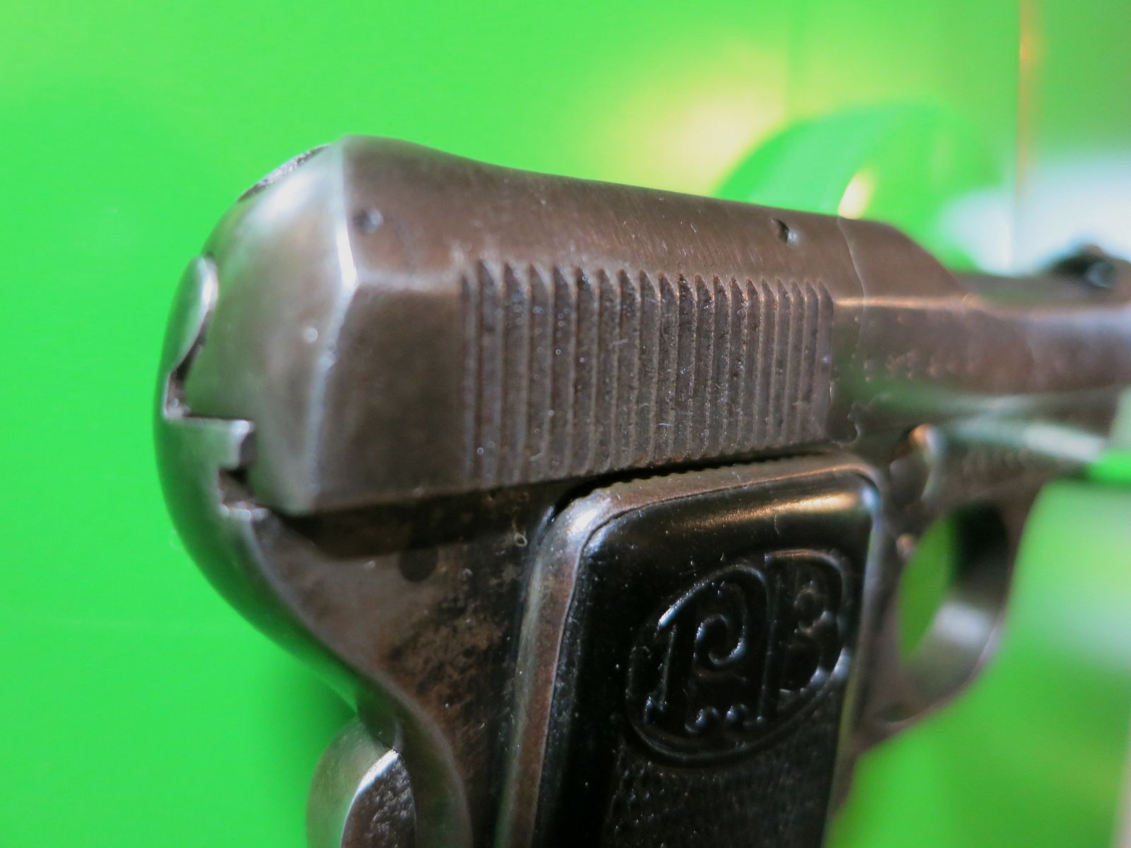 Pistola de bolsillo Beretta Mod. 1920 (418) Versión III; 6,35 mm Browning; J. Bond 007!        #38-