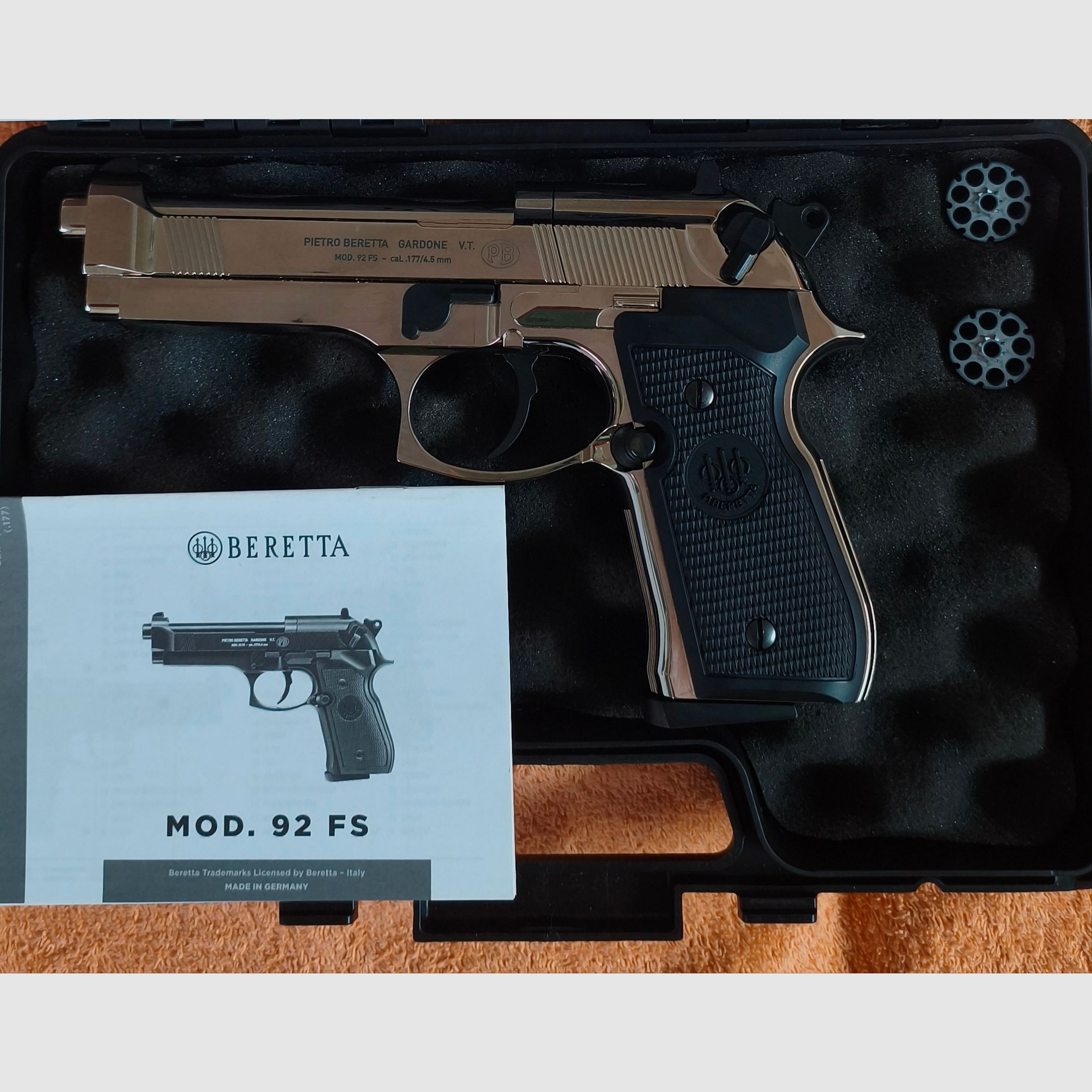 Beretta 92fs co2 Chrome 