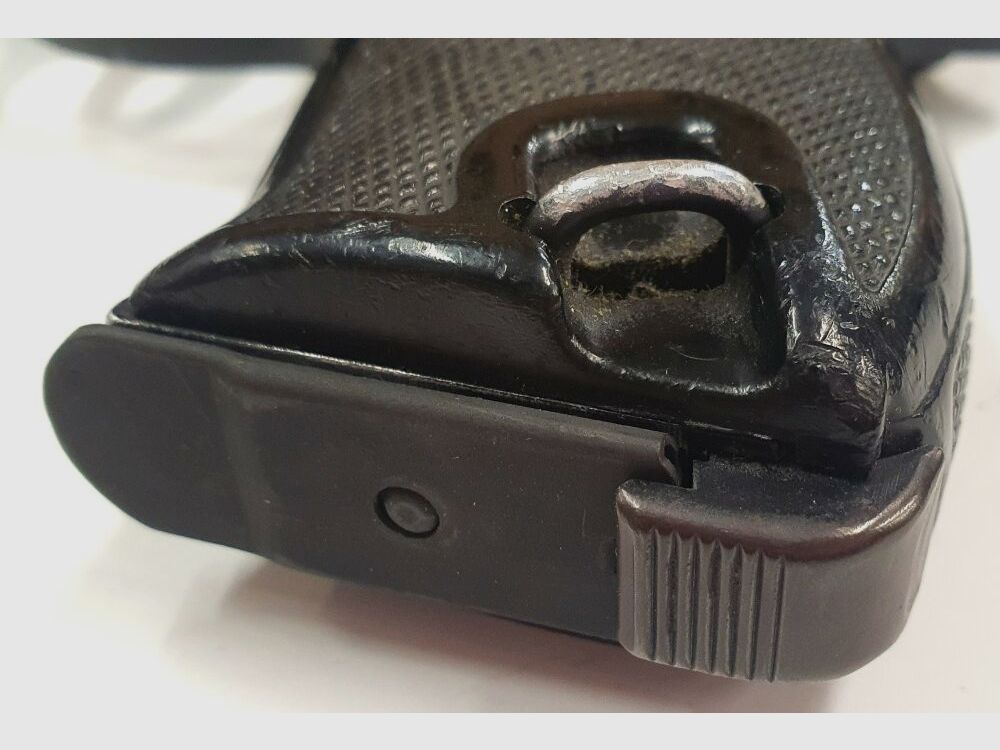 Fabryka broni Walther Ulm Donau P38 w komplecie z akcesoriami