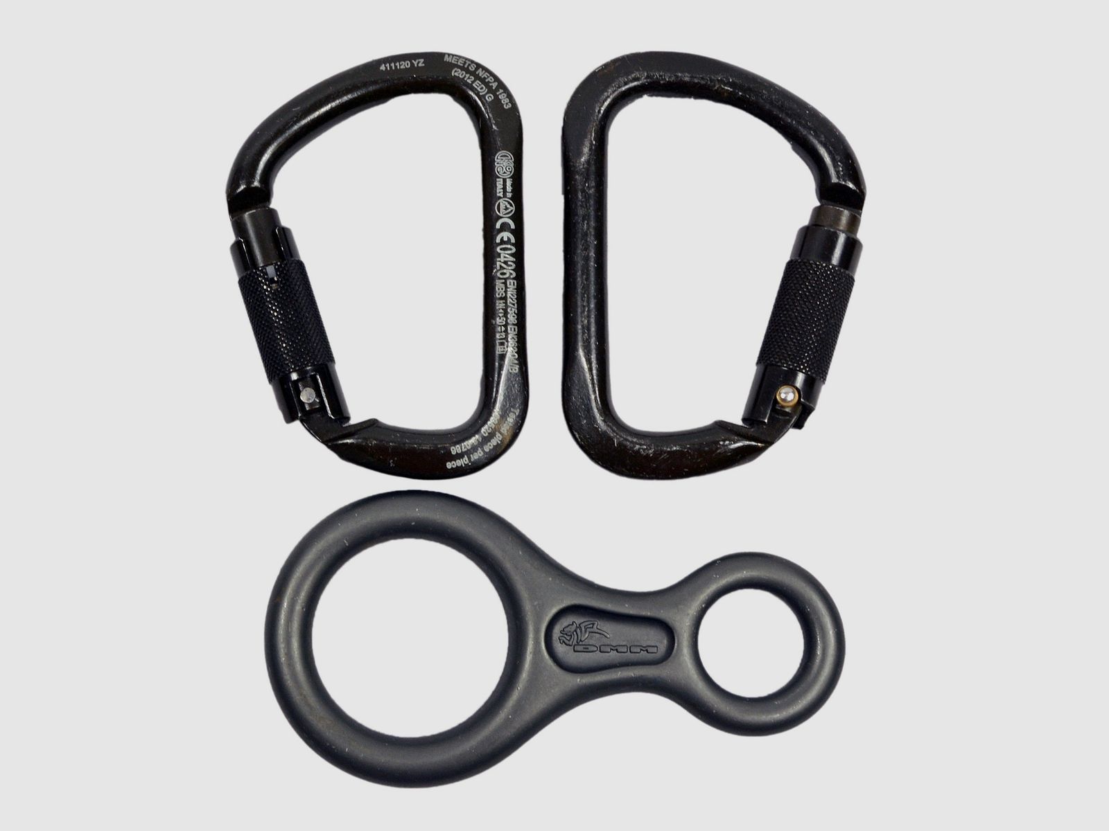 Karabiners en afdaalachtigen gebruikt