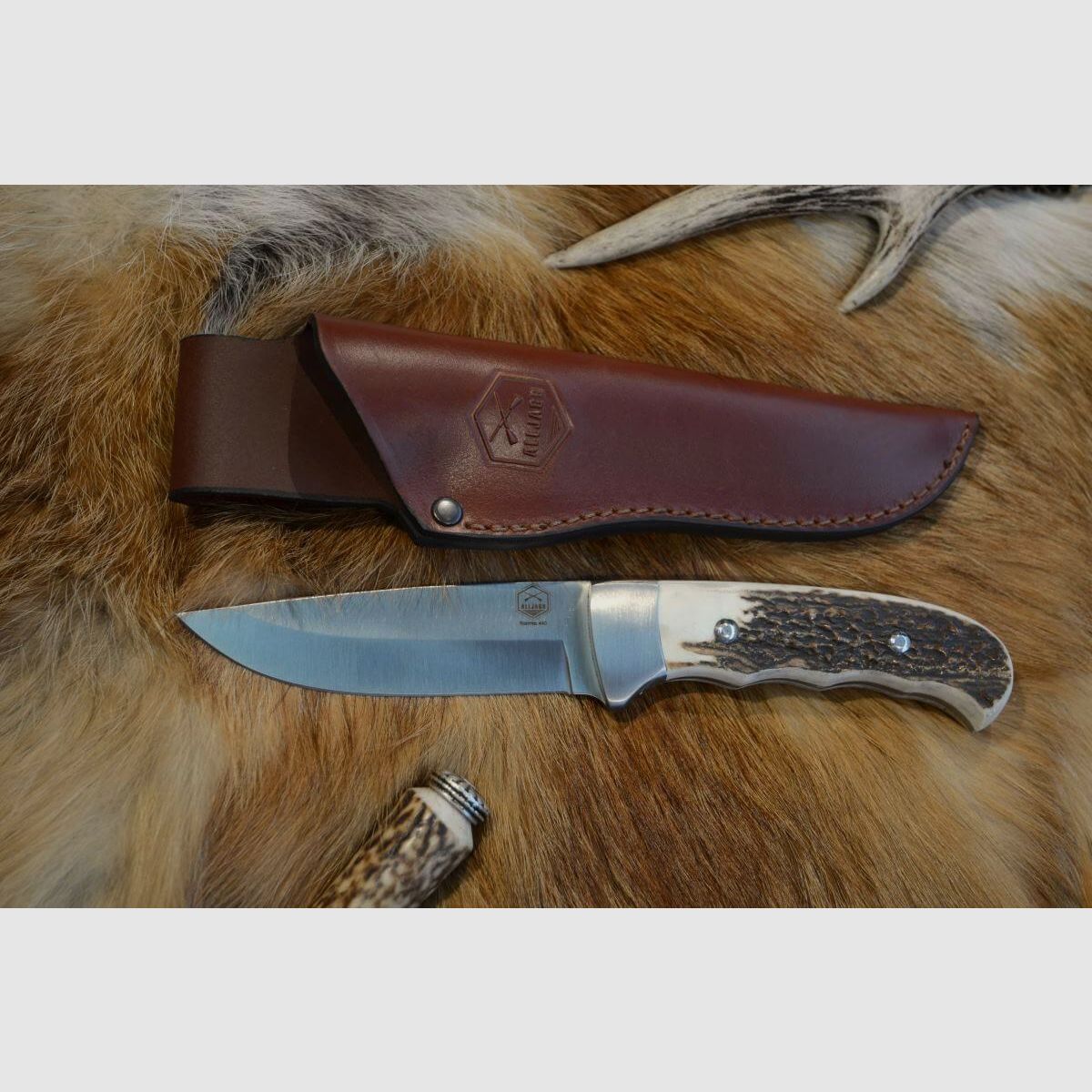 Alljagd nóż myśliwski z wgłębieniami na palce