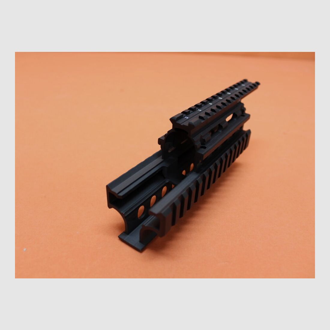 UTG - Leapers Kalashnikov AKM: 4-Rail-System/-Handschutz UTG (MNT-HG478SA) Alu schwarz inkl. Railprotektoren