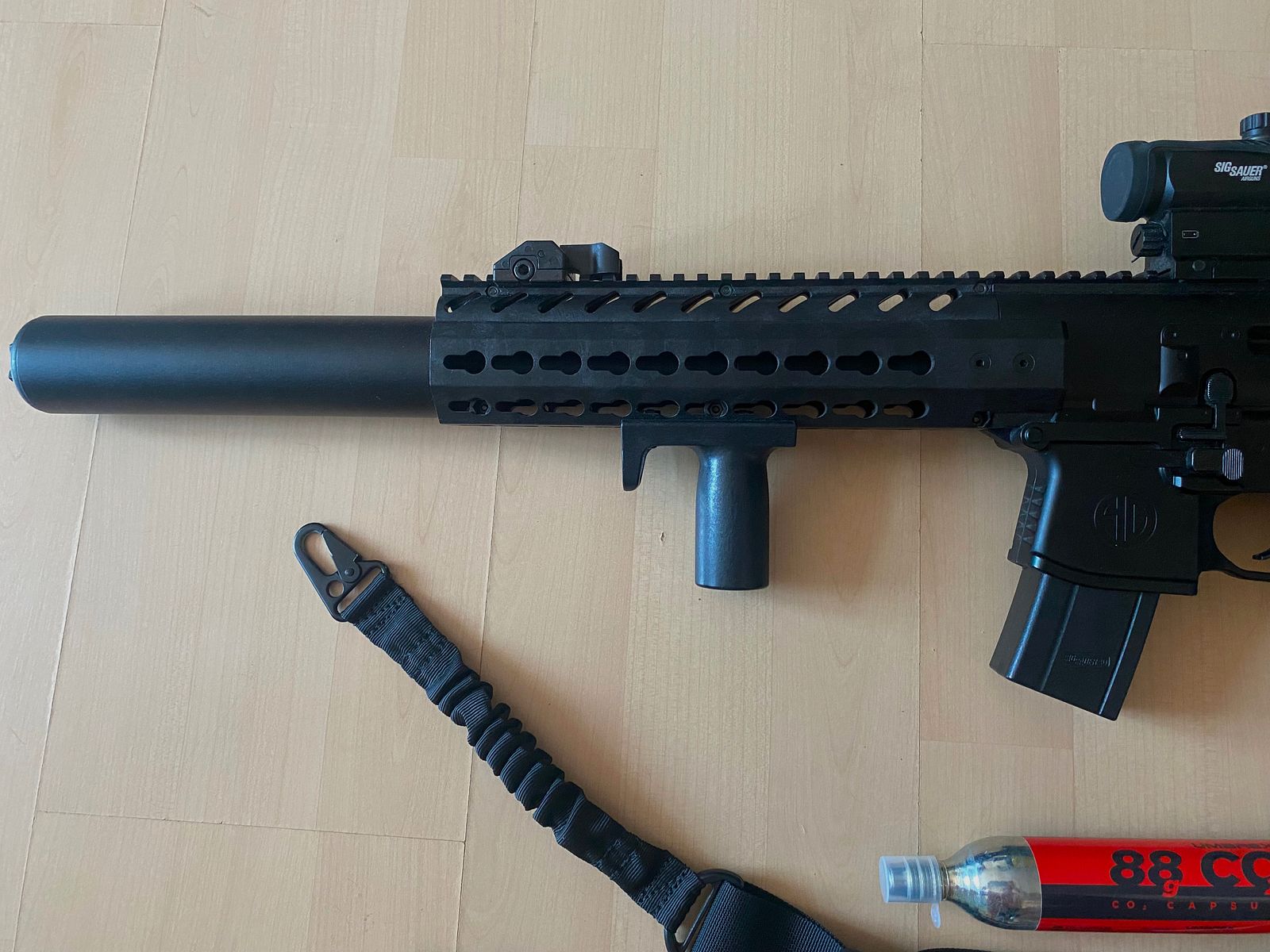 SigSauer MCX halbautomatisches CO2 Luftgewehr mit Zubehör