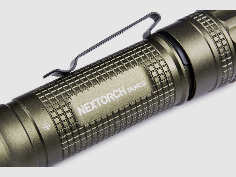 NEXTORCH TA30CG K.I.S.S. – Lumière Momentanée de 1.600 Lumens en Carbon Green