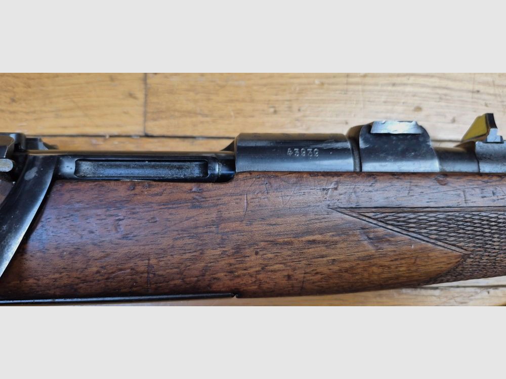 Schöne Steyr Mannlicher Schönauer Büchse — Modell « GK » — Kal. 7×64 — Waffe geprüft 1964 — Deutscher Abzug — Schöne Hölzer — Exzellente Mechanik — Schöner Lauf — Montagebasis aus Stahl — Sehr guter Allgemeinzustand — BE+/TBE, Bild 9 von 43
