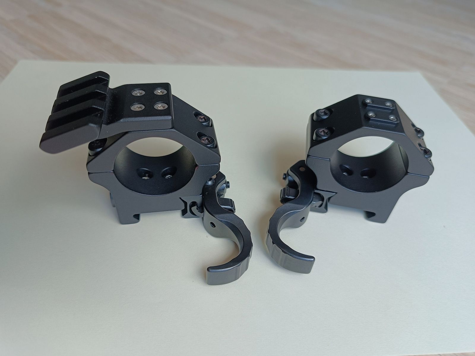 Montaż pierścieniowy celownika Era Tac z dźwignią zaciskową Picatinny 30 mm T1003-0010