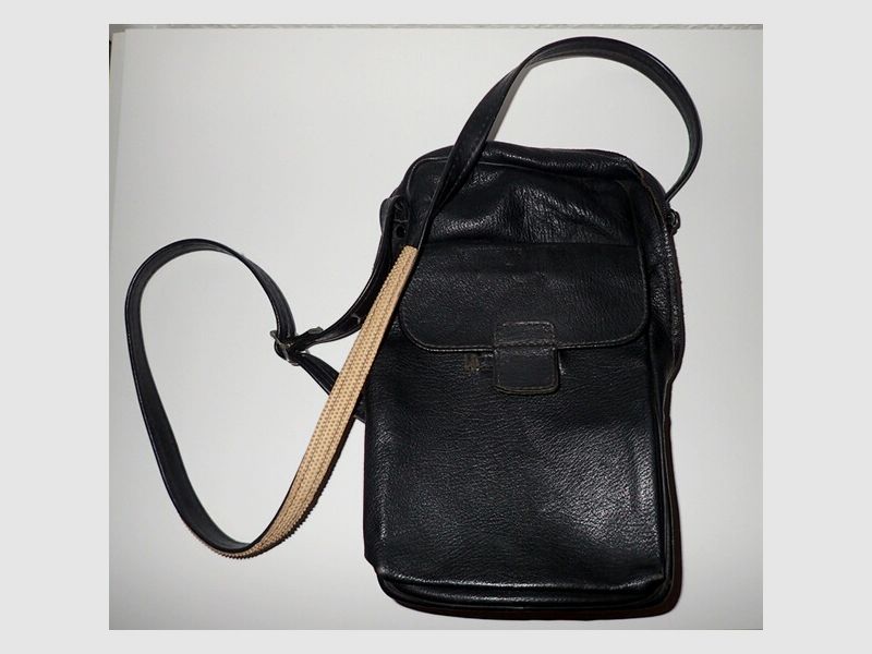 Ledertasche mit Tragegurt, schwarz, 60/70er Jahre, Vintage, Rarität!