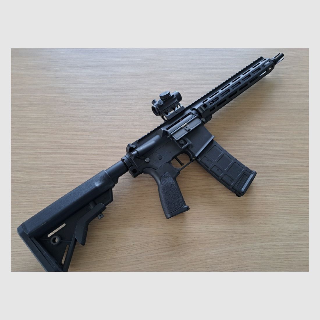 Novritsch - SSR4 Mk1 Gen2 + Red Dot – AEG Airsoft AR 15 6mm BB