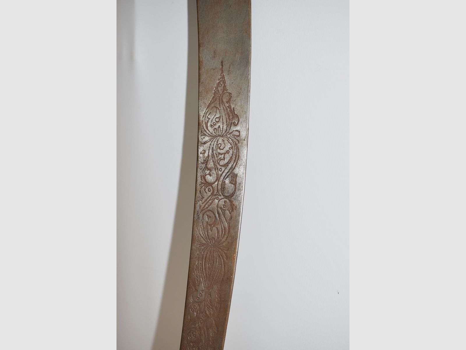 Antikes orientalisches Schwert, Säbel mit Drachen, Gesamtlänge 85 cm