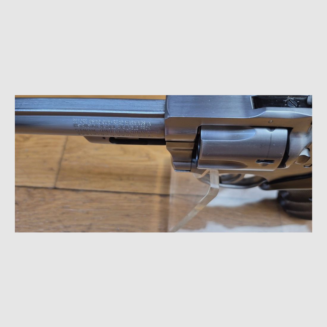 Very nice Revolver Sturm Ruger Security-Six — Cal .357 Magnum — Less common stainless finish in six inches — Firearm from late 1981 / early 1982 — Still the best era of Bill Ruger — Very very nice physical condition of the aesthetic and mechanical athlete! — Pachmayr grips — Mirror barrel — A classic that has become rare in stainless and six inches — TBE+ / TBE++, image 18 of 28