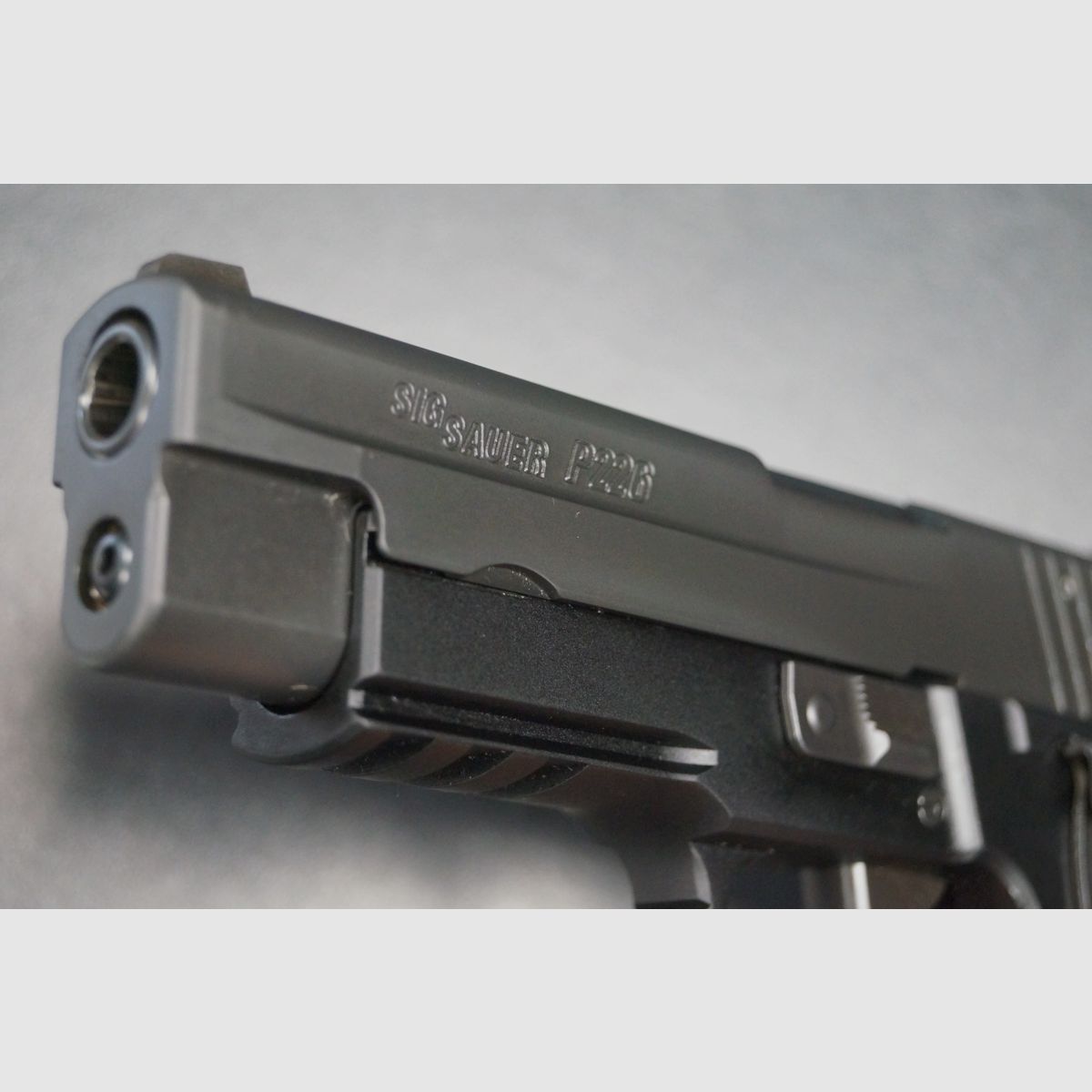 Sig Sauer P226 Nitron as new, image 4 of 6