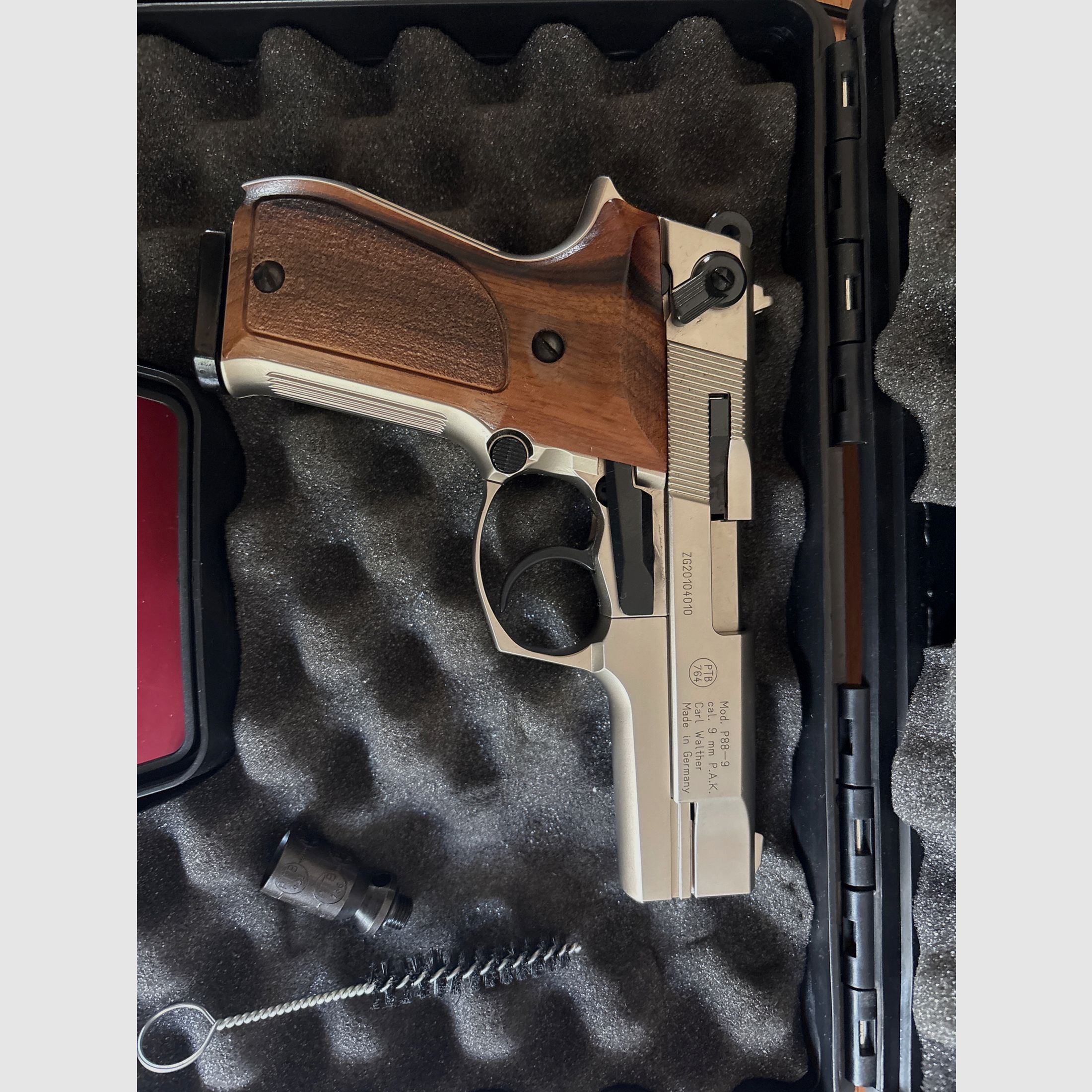 blank-firing pistol, image 2 sur 7