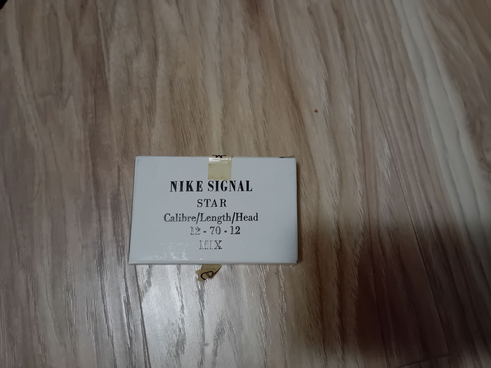 5 Patronen Nike Signal Star Mix im Kaliber 12/70