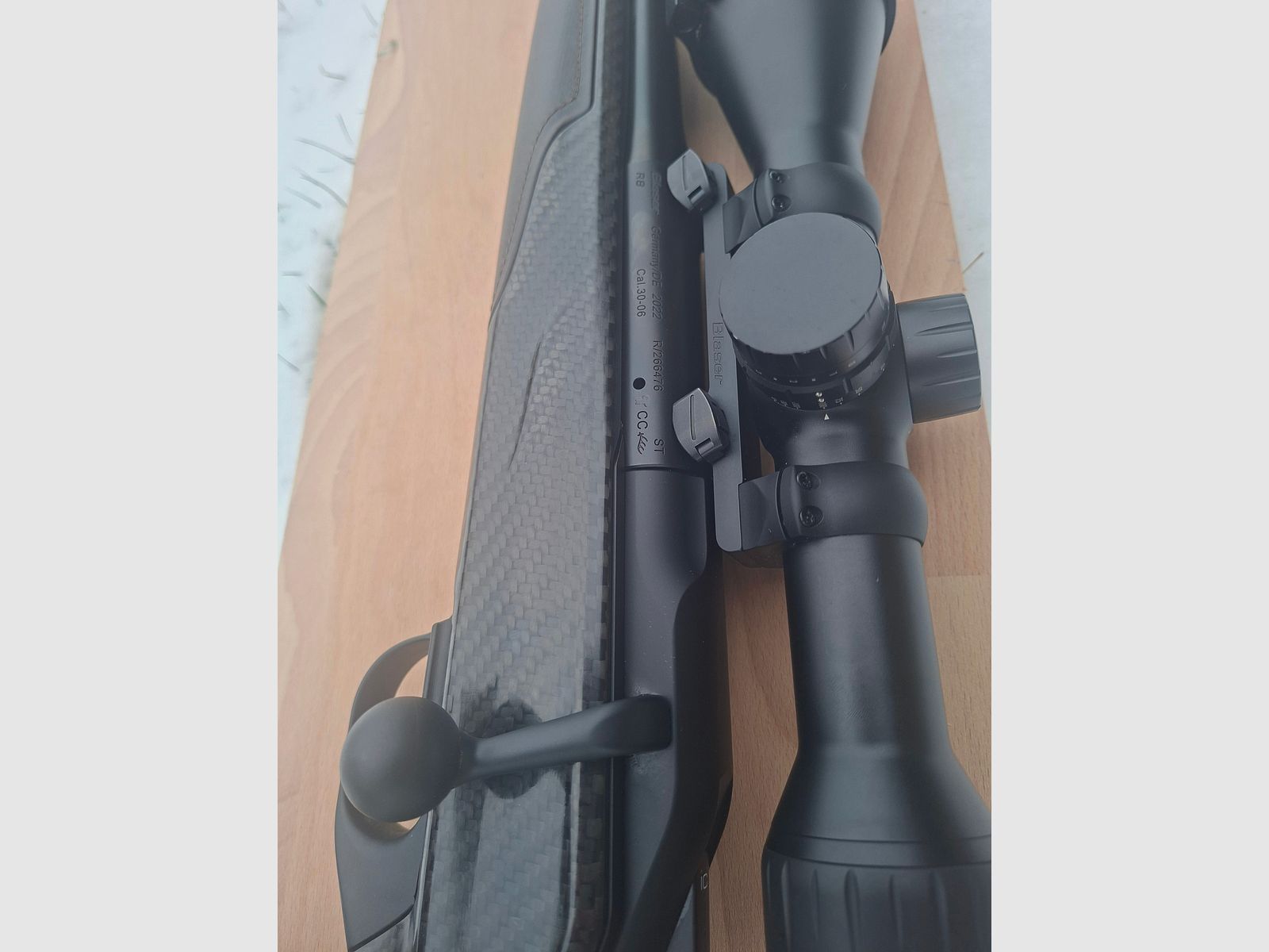 Blaser R8 Carbon Success kolba LEWA z wkładkami skórzanymi, w doskonałym stanie