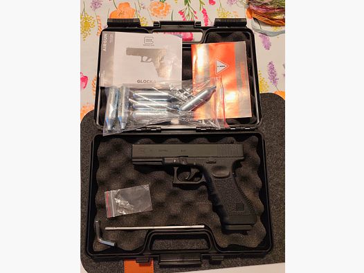 Glock 17 CO2 pistol (caliber 4.5mm)