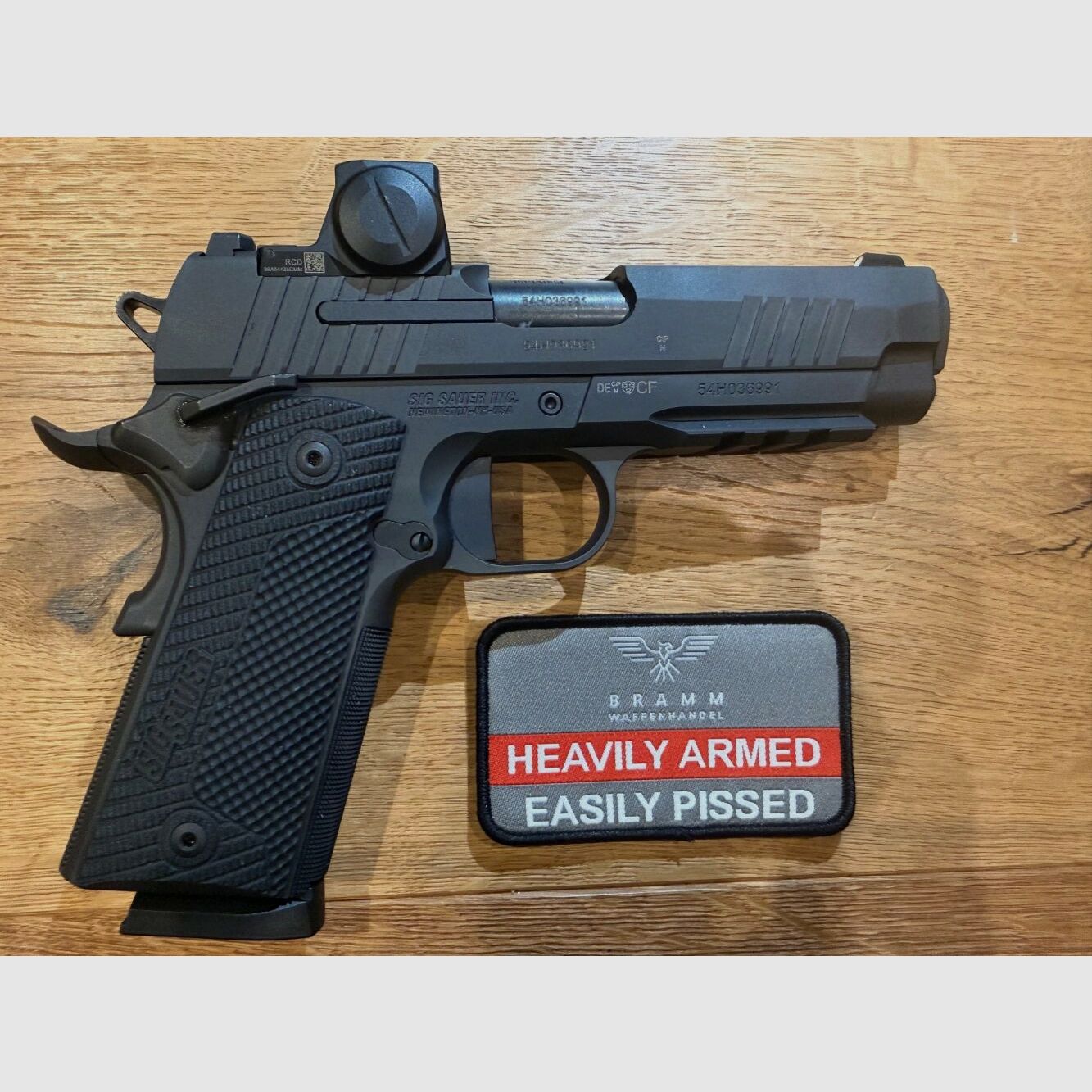 SIG SAUER 1911 X-Carry w tym ROMEO-X Compact .45 ACP - Pistolet samopowtarzalny