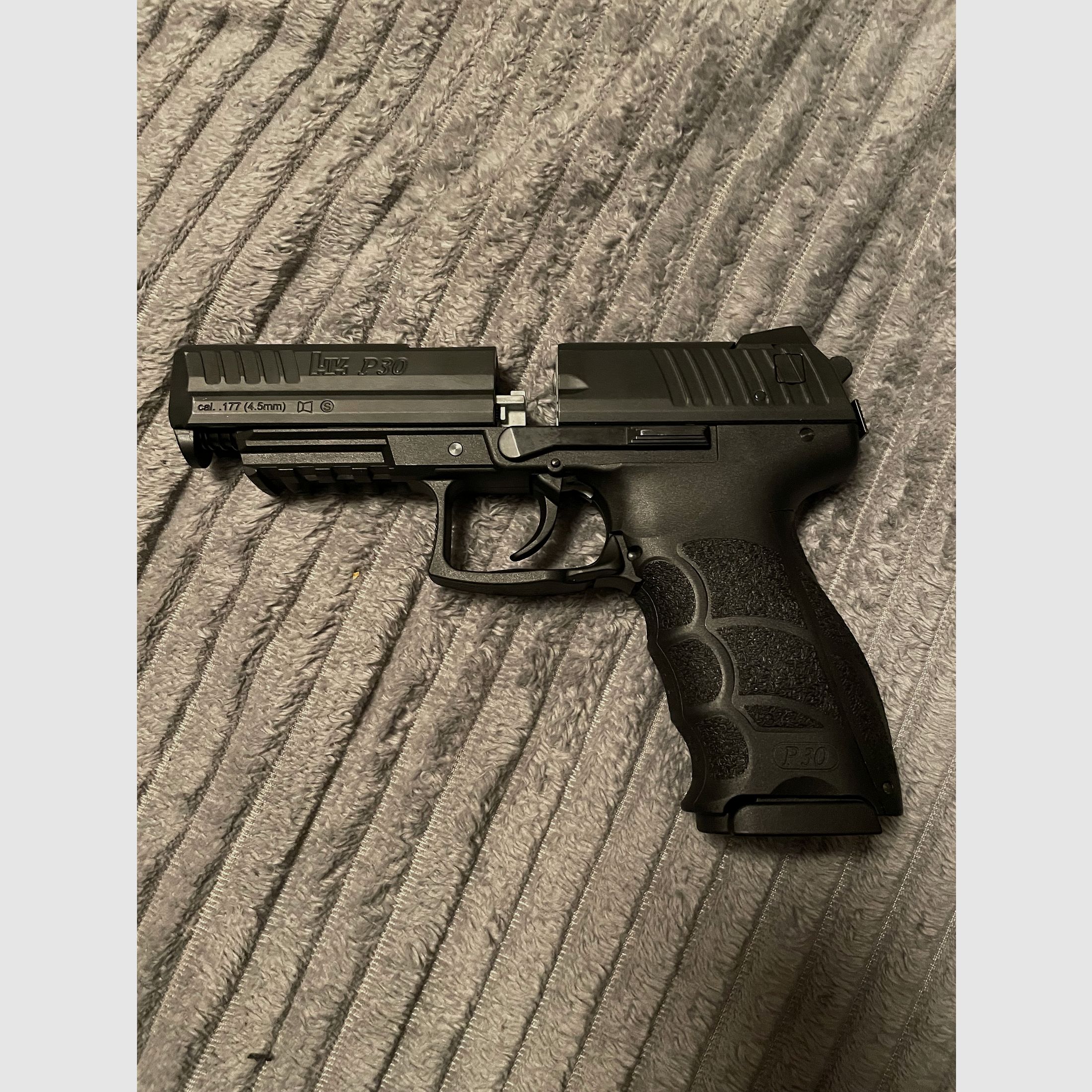 Umarex Heckler&Koch P30, CO2 4,5mm(.177 cal.) Diabolo & 4,5mm(.177cal.) BB