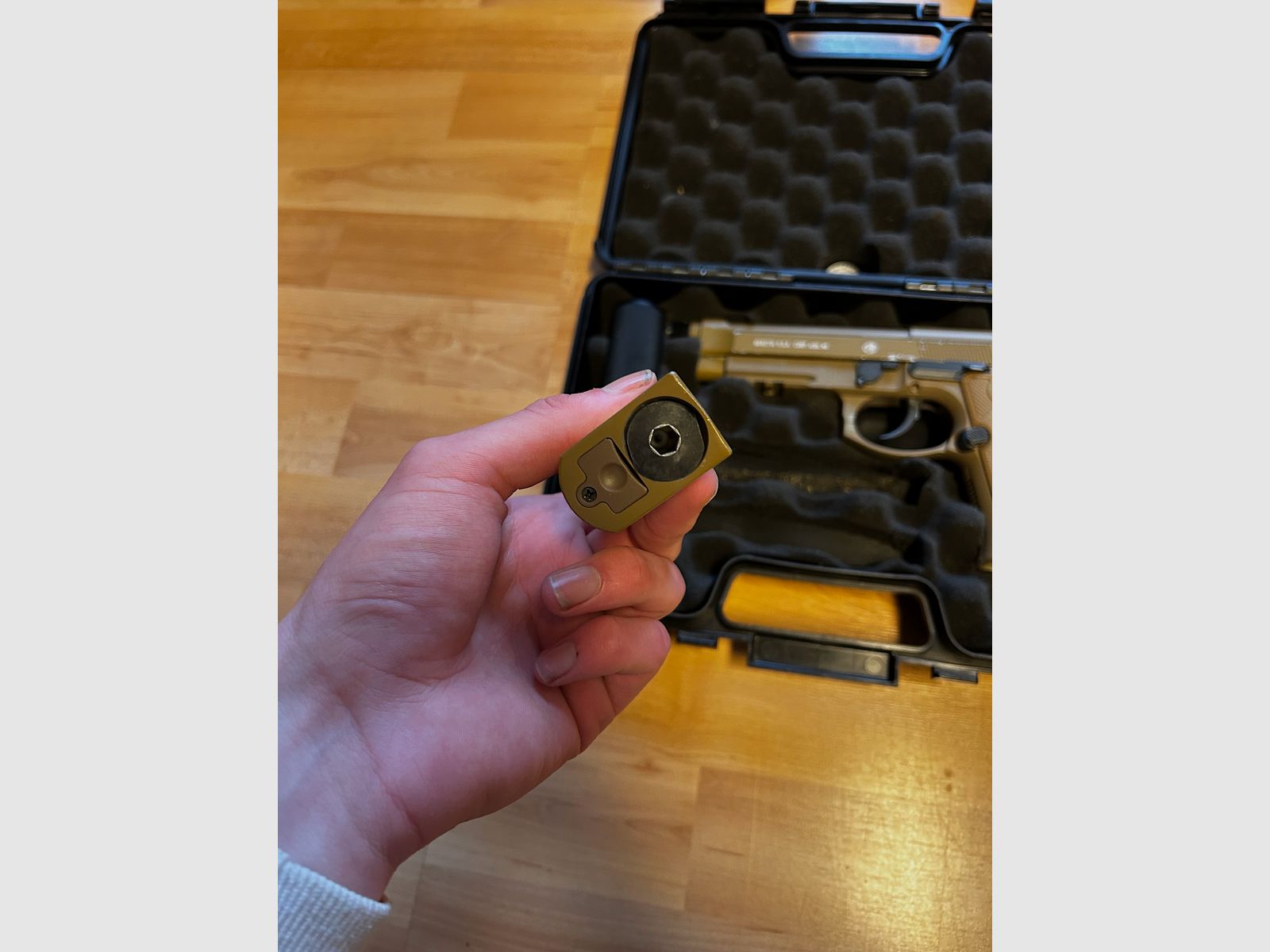 Beretta Airsoft – Coyote, used with silencer