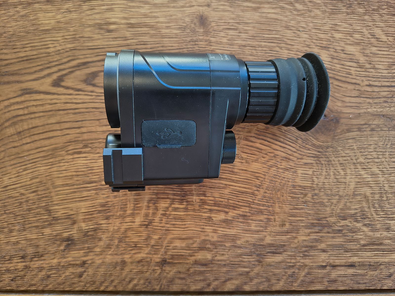 Sytong HT-770 (y compris adaptateur universel) + 850 nm projecteur infrarouge (y compris montage)