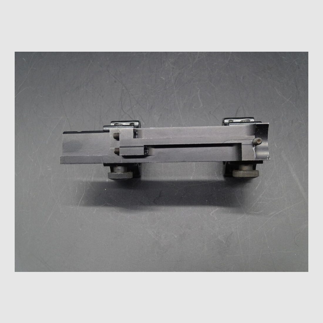 Weavermontageschiene mit Aufnahme die ich nicht zuordnen kann