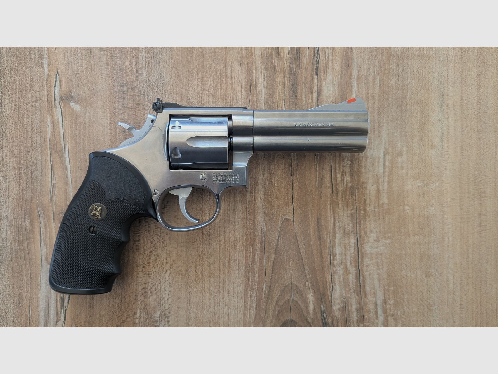Smith & Wesson 