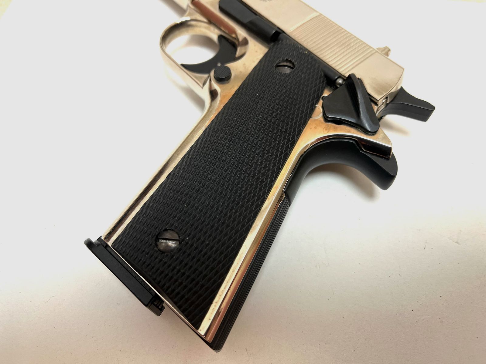 ••• Colt Government 1911 Griffschalen - Kunststoff - original •••