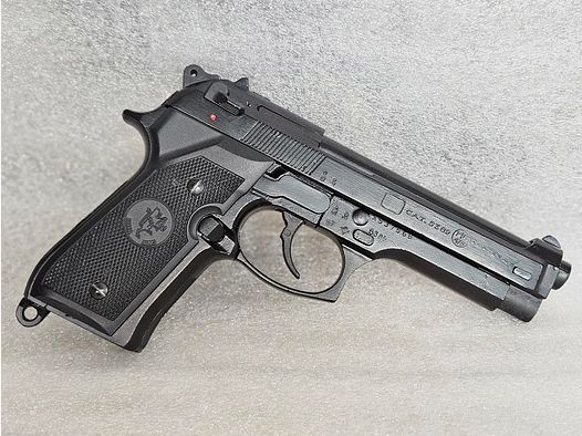 Pistolet à gaz Knall & modèle 92 ARMY 8mm PTB 478 sans chargeur.