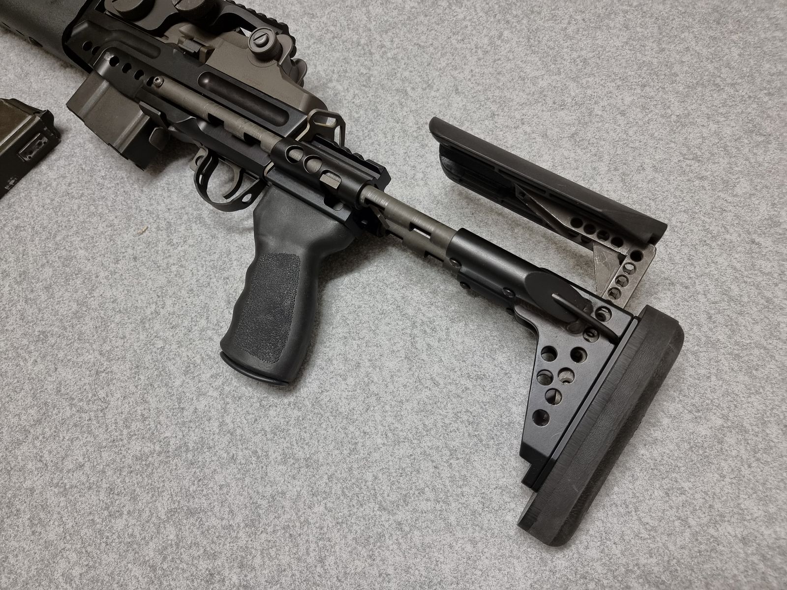 LuxDefTec LDT M14 Socom mit original Sage EBR Chassis + original Springfield Armory M1A Montage