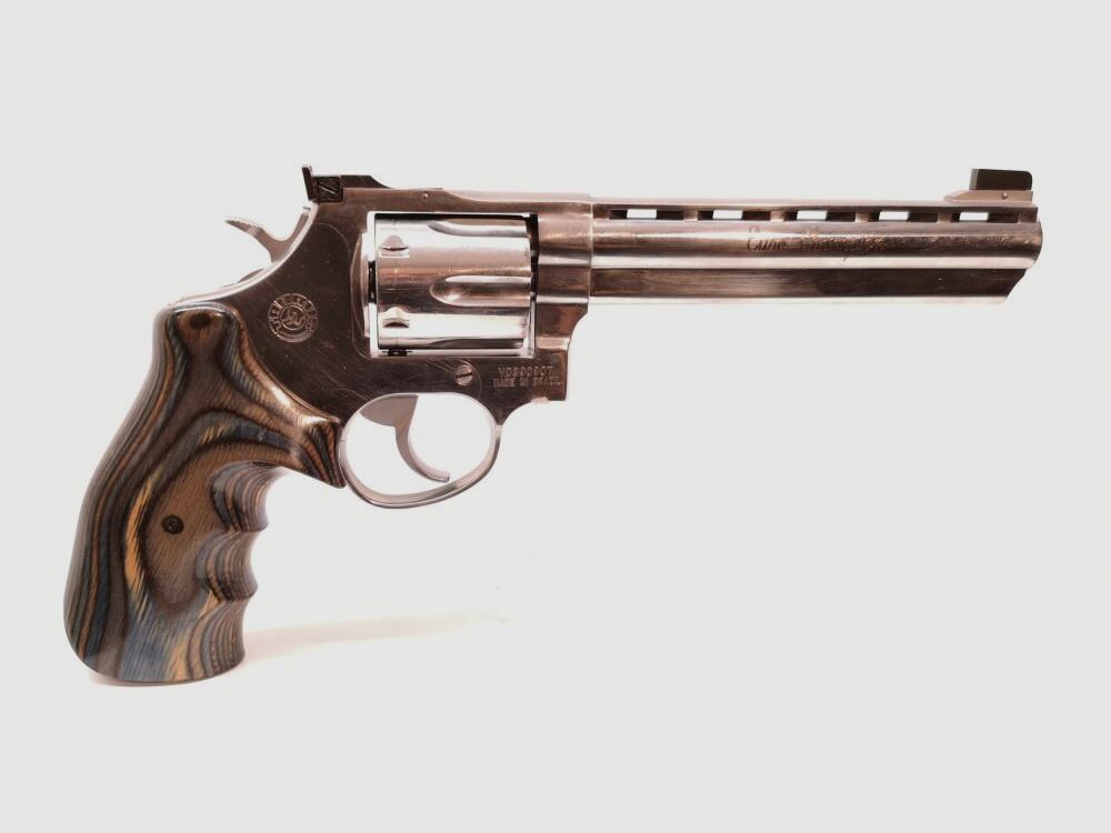 Taurus 689