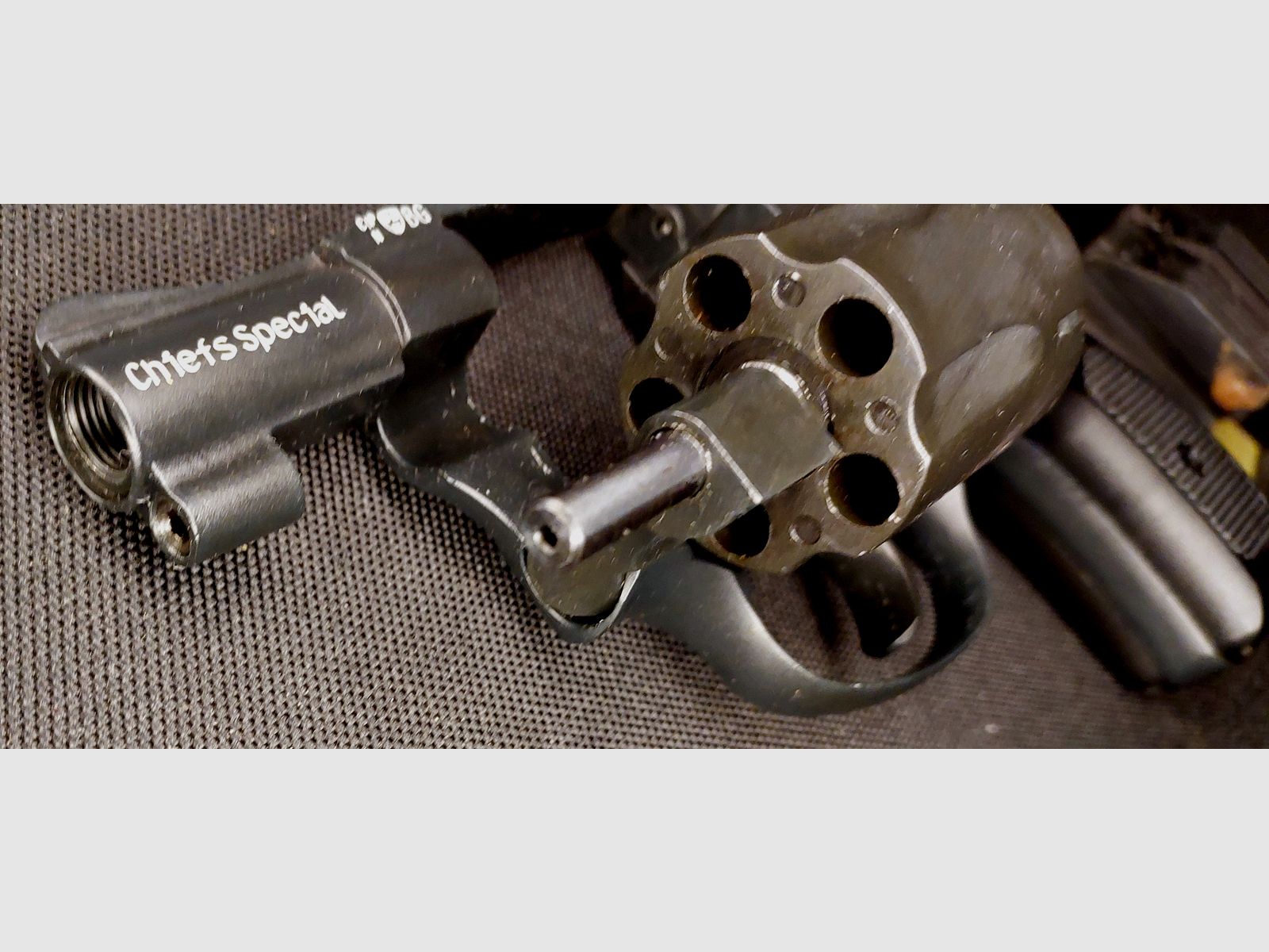 Smith & Wesson Chiefs Special Schreckschussrevolver Kal. 9mm R.K. brüniert (PTB 794)