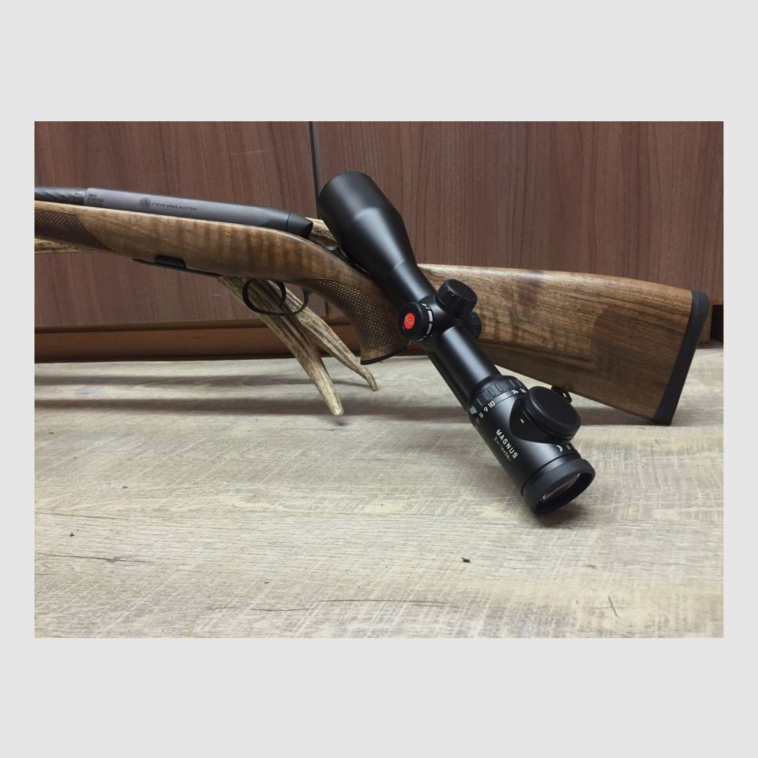 Steyr Mannlicher	 SM 12 Classic, mit Leica Magnus 2,4-16x56 i