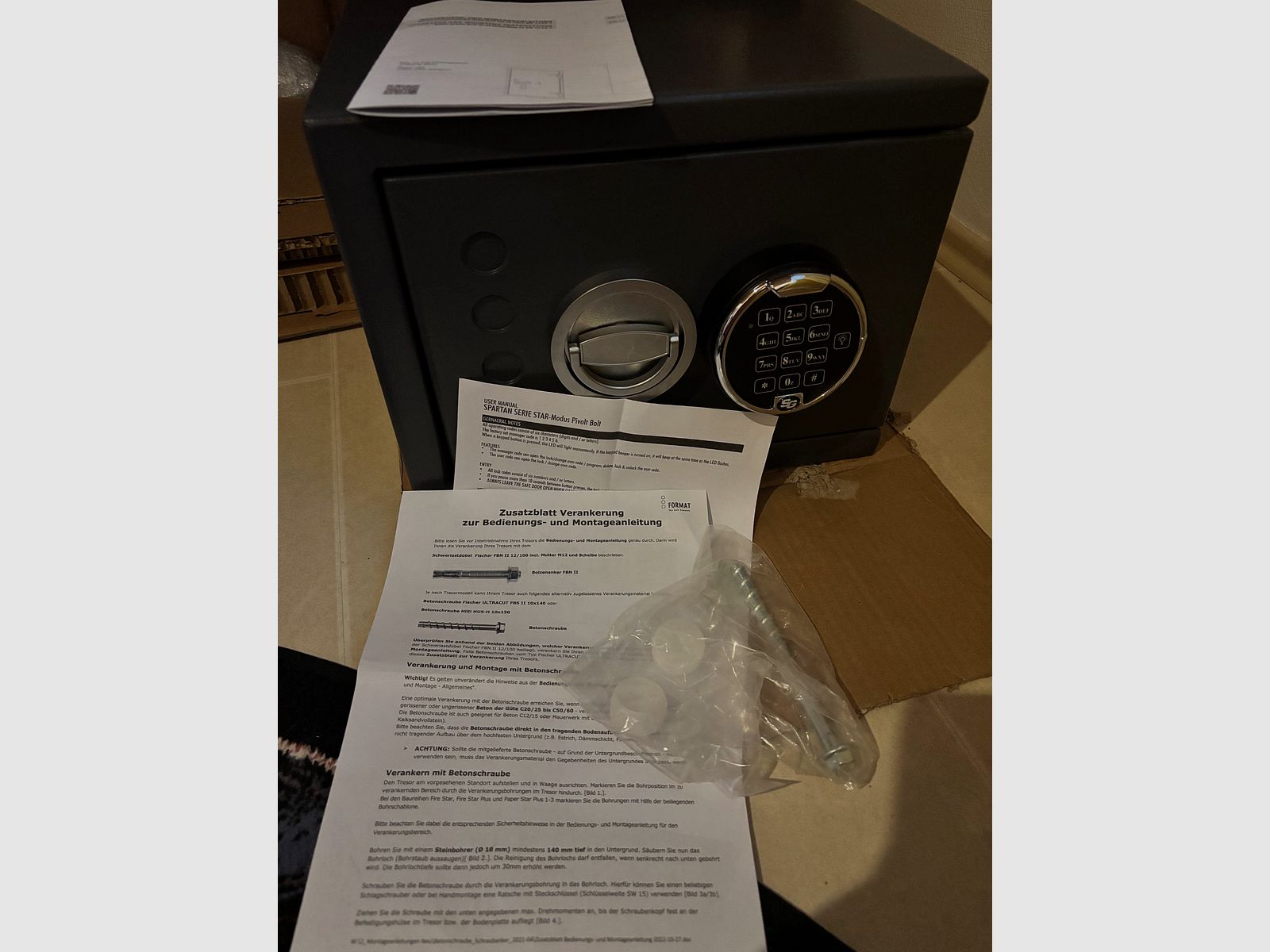 Armero de pistolas Format KWT 800 ELO – Nuevo / Sin usar